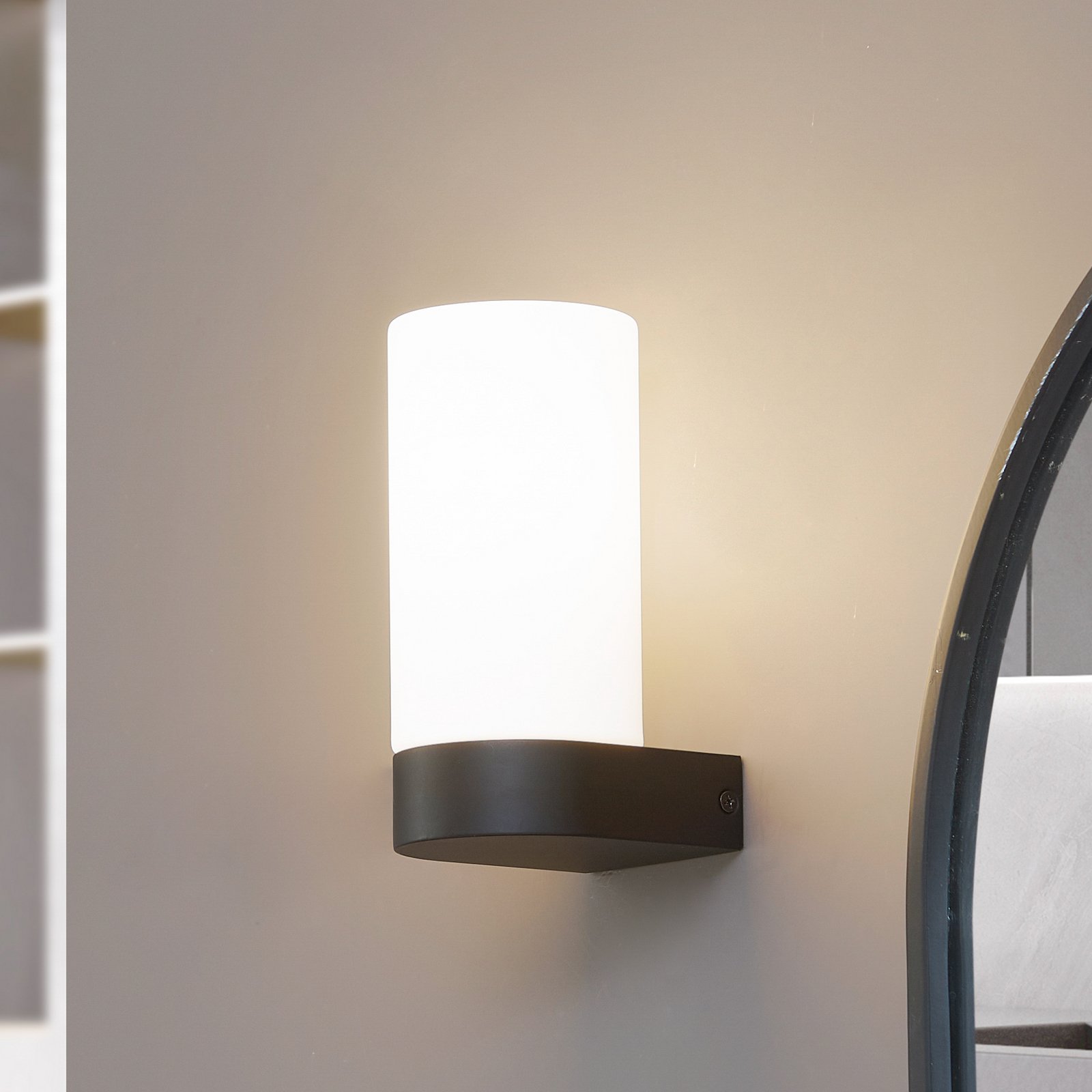 Basolo Wandleuchte H17,2 IP44 Schwarz - Lucande