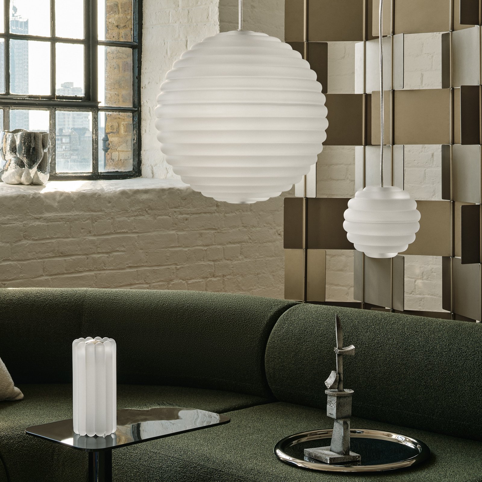 Press Sphere LED-hængelampe, frostet Ø 30 cm - Tom Dixon Press Sphere LED-hængelampe, frostet Ø 30 cm - Tom Dixon