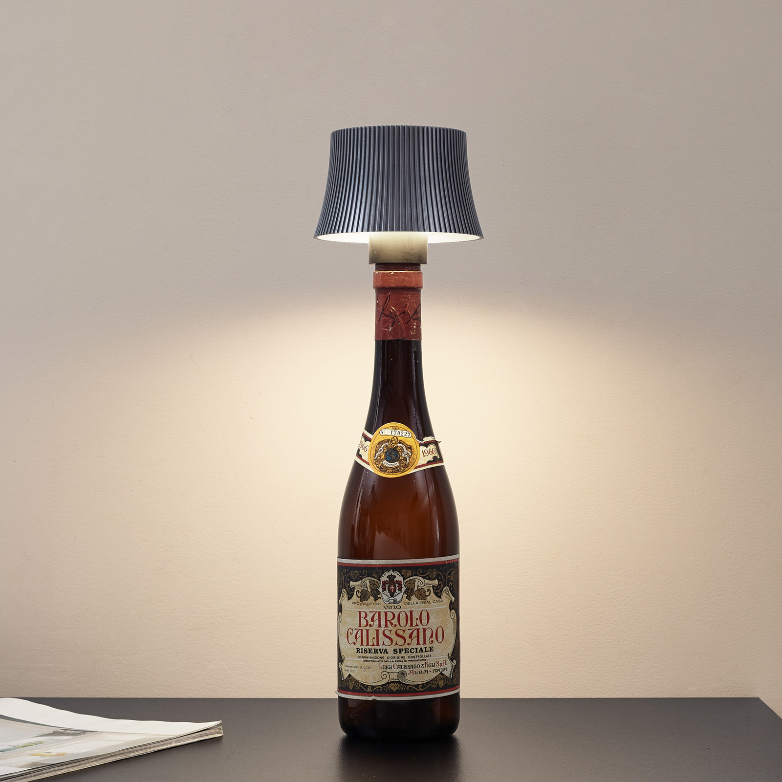 Lindby LED-Akkutischleuchte Linor, rauchgrau, USB, dimmbar