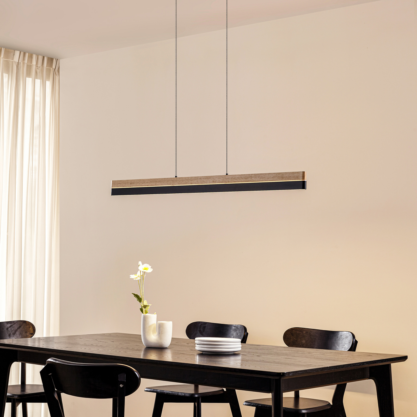 Lucande LED obesna svetilka Holven, les, CCT, dolžina 113 cm