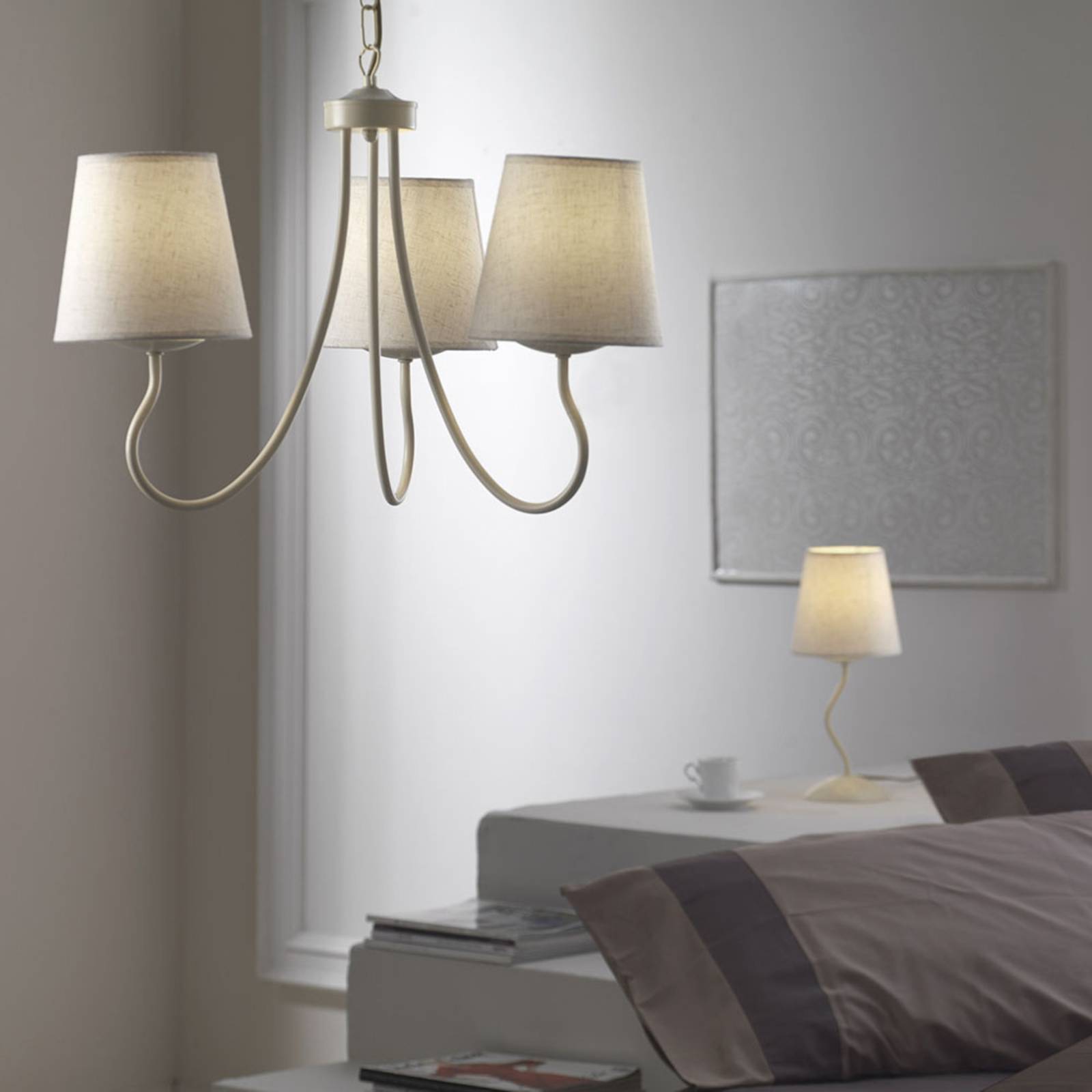 Lampa wisząca Margot trzy klosze z tkaniny biała