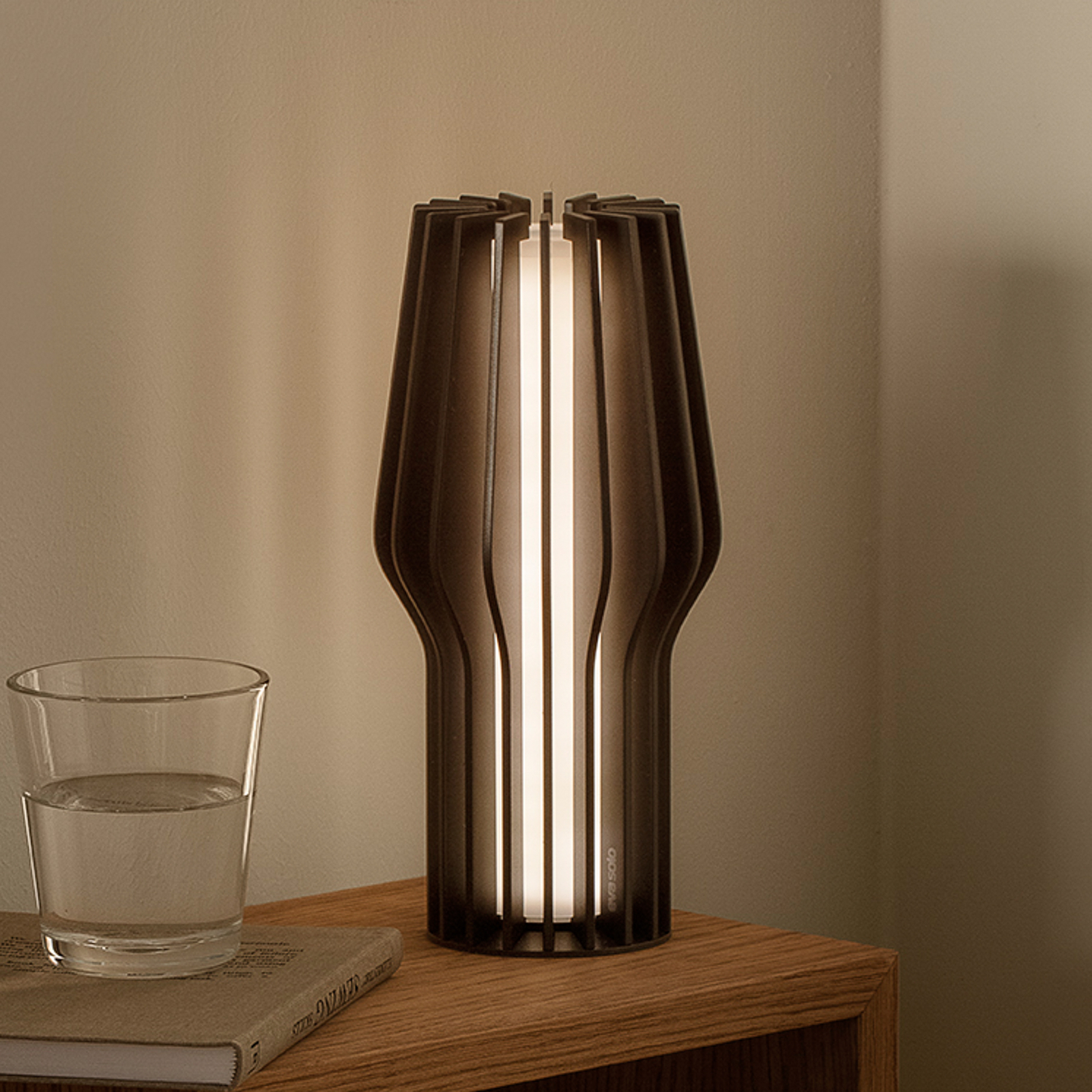 PLEASE WAIT to be SEATED Akku-Tischlampe RADIANT, IP44