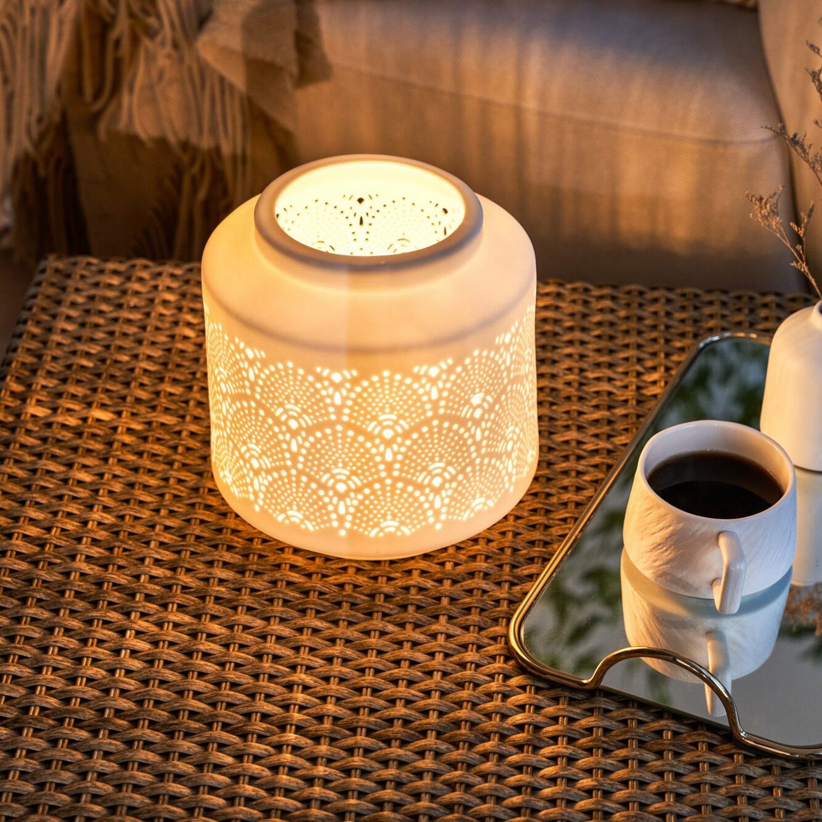 Pauleen-pöytälamppu PRETTY SUNKISS, valkoinen, korkeus 18 cm, posliini