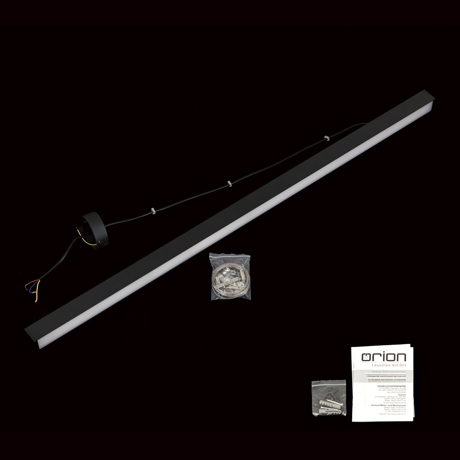 Lampa sufitowa LED Bounce, czarna, długość 113 cm, CCT, aluminium