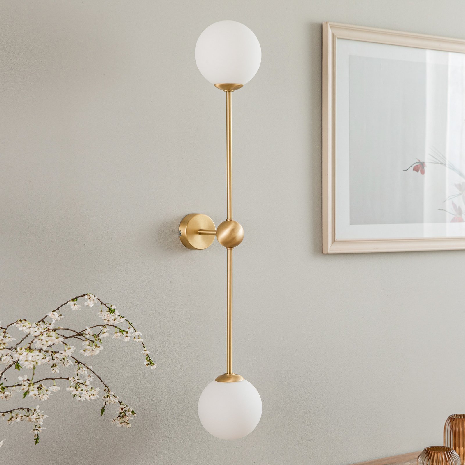 Alison wall light, 2-bulb, brass/white, 89 cm