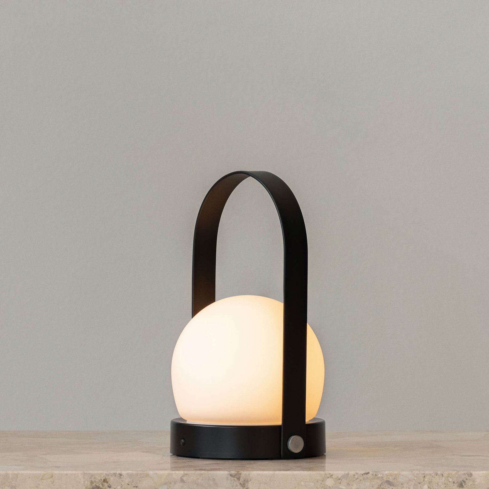 Carrie Portable Taffellamp Black - Audo Copenhagen