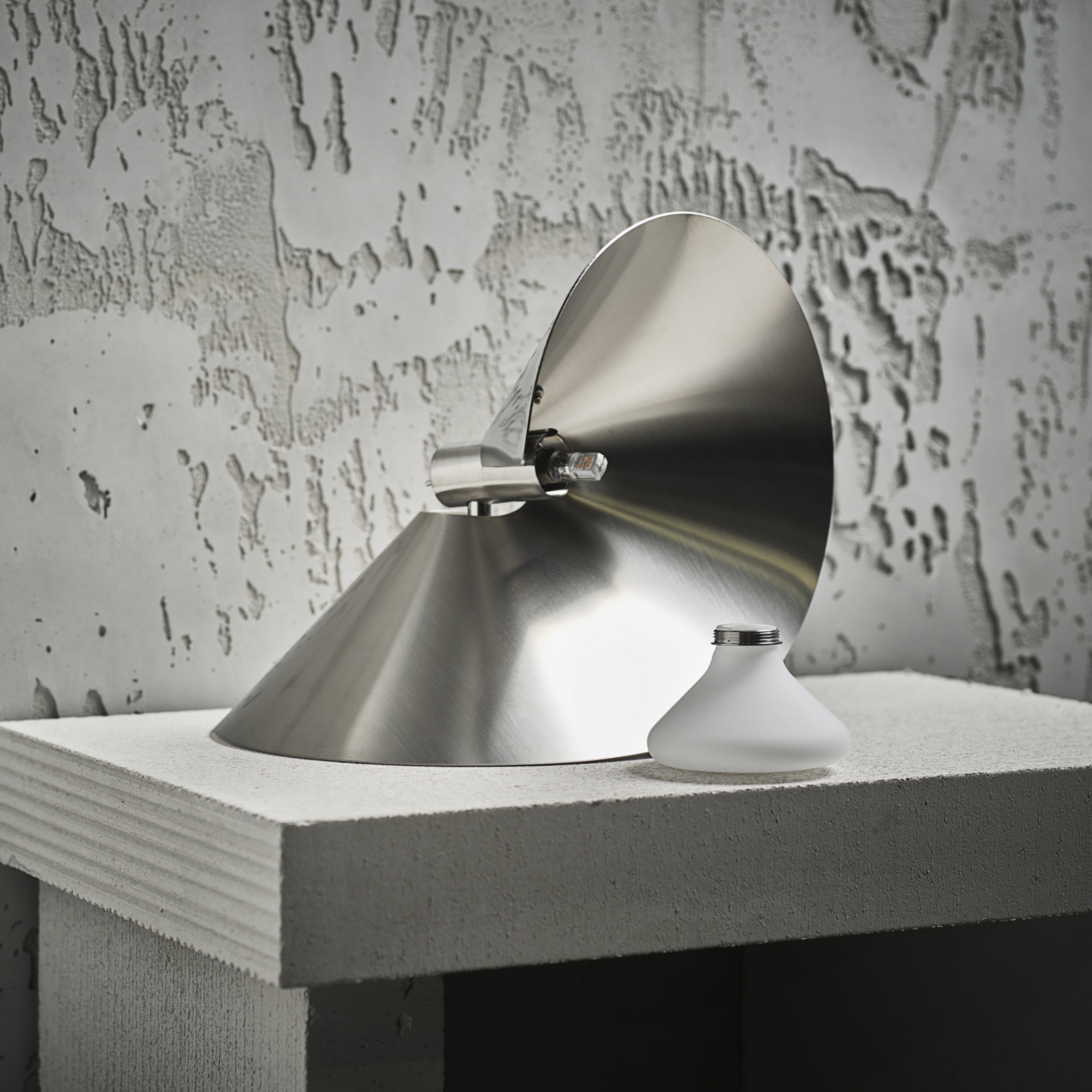 Peel Tischleuchte Brushed Stainless Steel - Frandsen