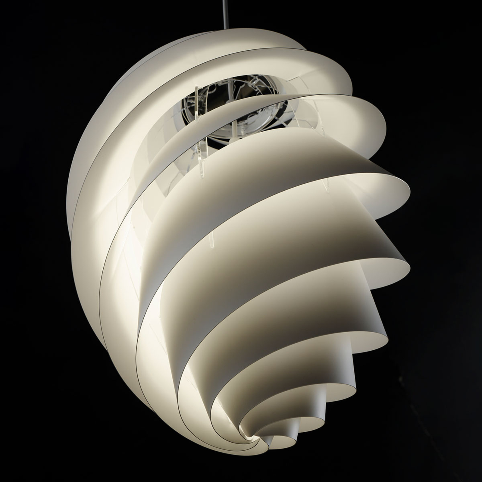 LE KLINT Swirl 2 Medium, biela závesná lampa