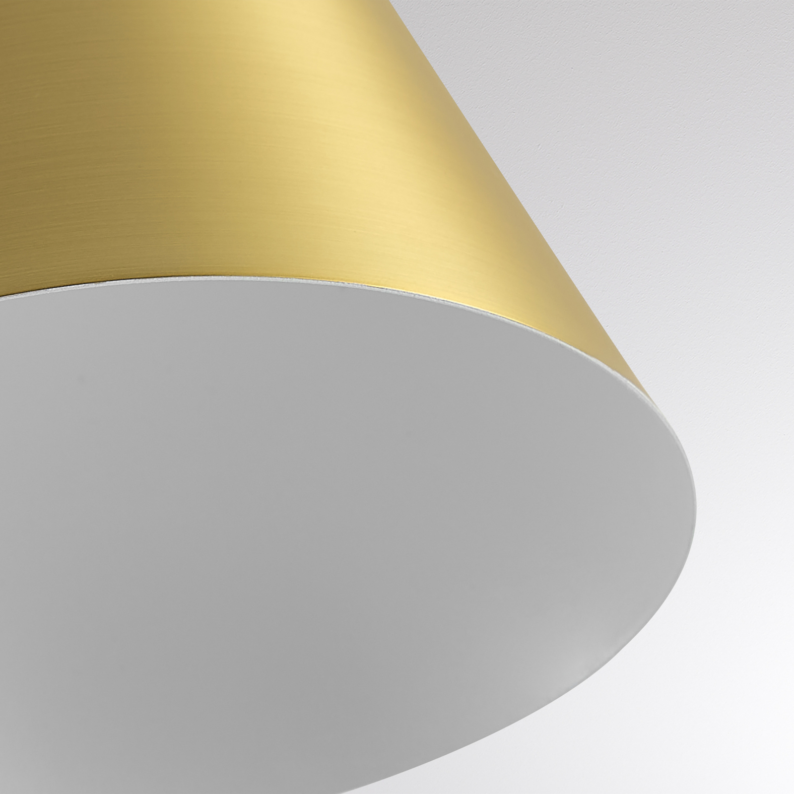 LORA I LED pendant light, brass, Ø 15 cm, dimmable, 40°, CCT