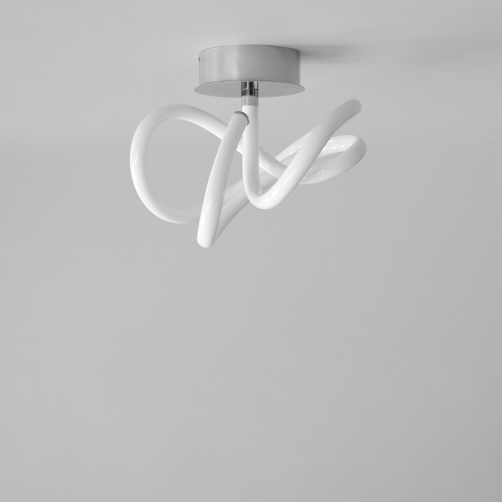 Ghost LED-taklampe, krom/hvit, Ø 24 cm – 101 Copenhagen - Entré - Design - Aluminium - Med avstand