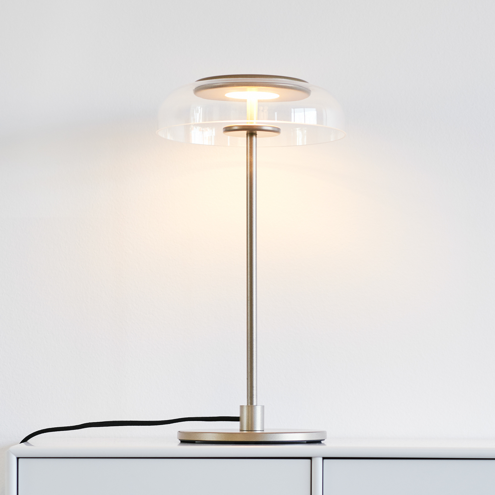 Nuura Blossi Table LED stolní lampa zlatá/čirá