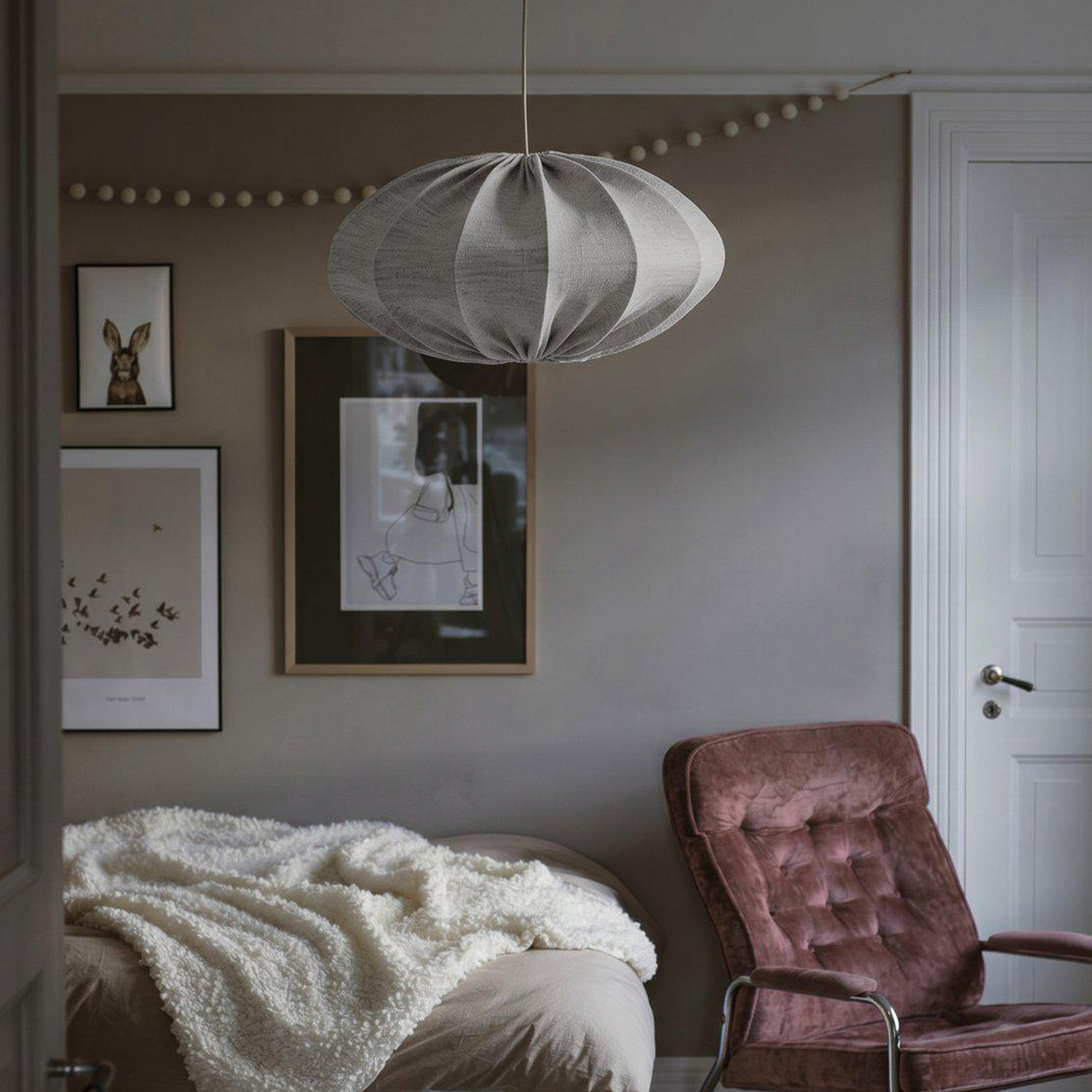 Piekaramā lampa rozā, pelēka, Ø 60 cm, audums, E27, kontaktdakša Piekaramā lampa rozā, pelēka, Ø 60 cm, audums, E27, kontaktdakša