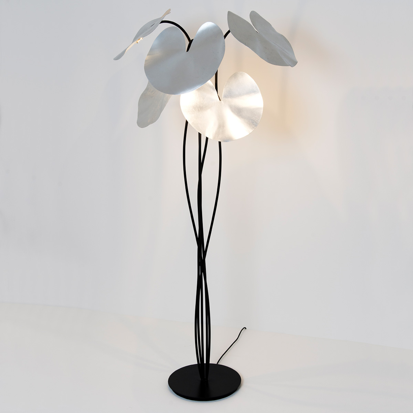 Floor lamp Controversia with LEDs silver lampshade