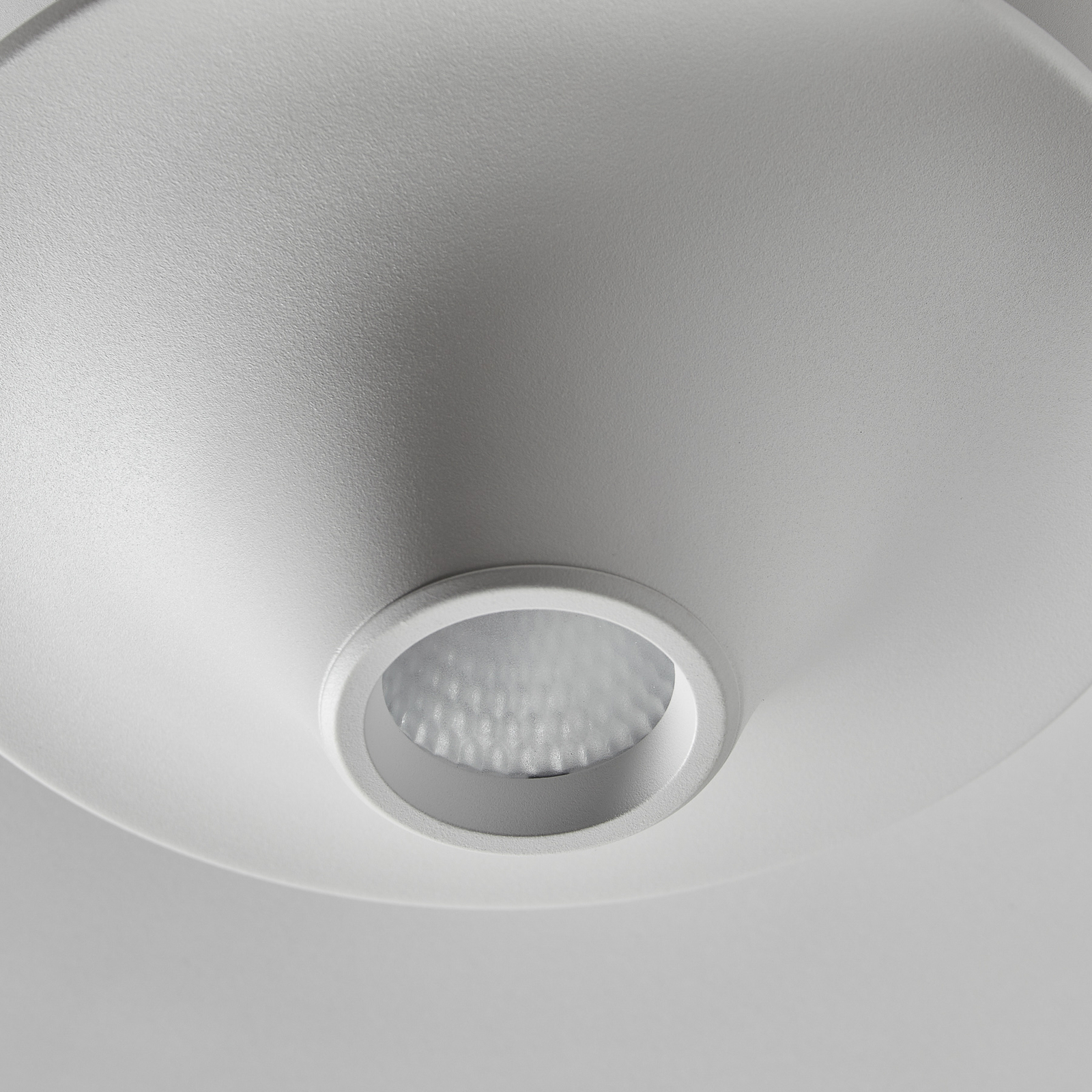 LOOM DESIGN Lampă suspendată cu LED Moja, Ø 35 cm, alb