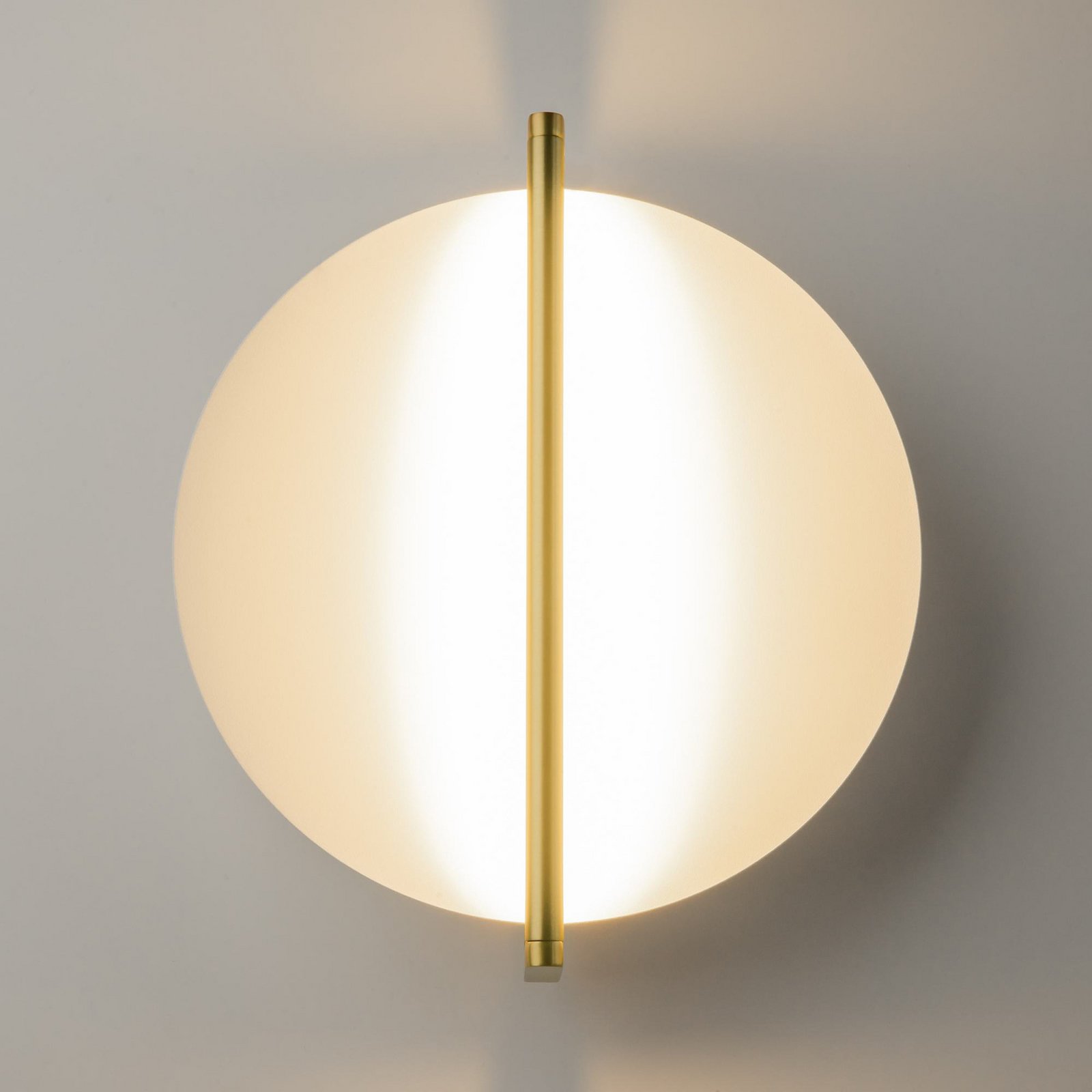 Maytoni Mira LED wall lamp, gold/white, height 30 cm, metal