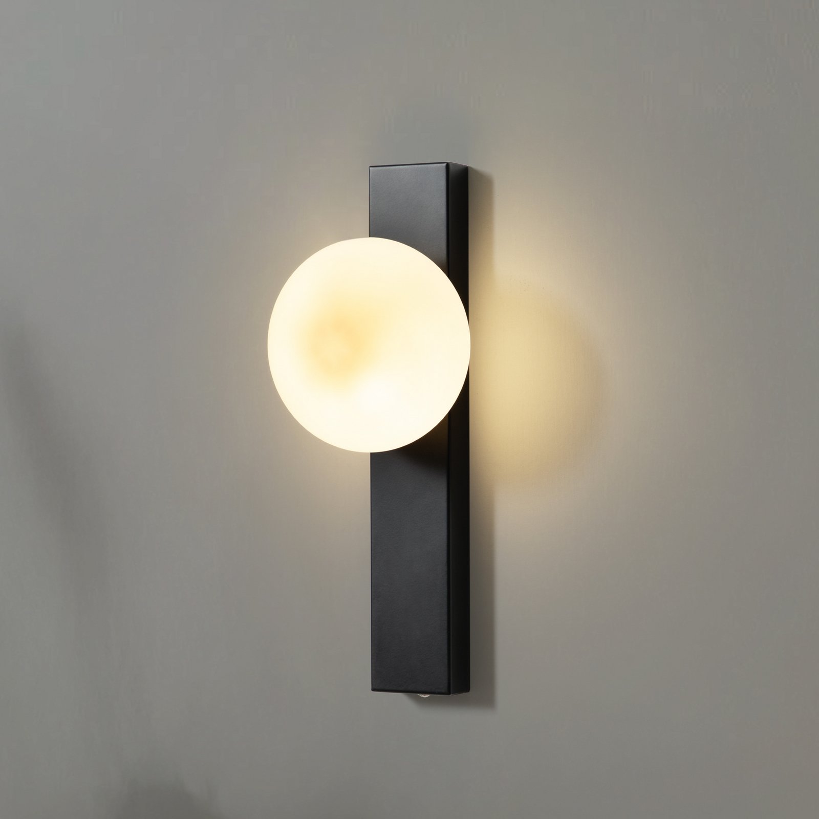 Lindby wall lamp
