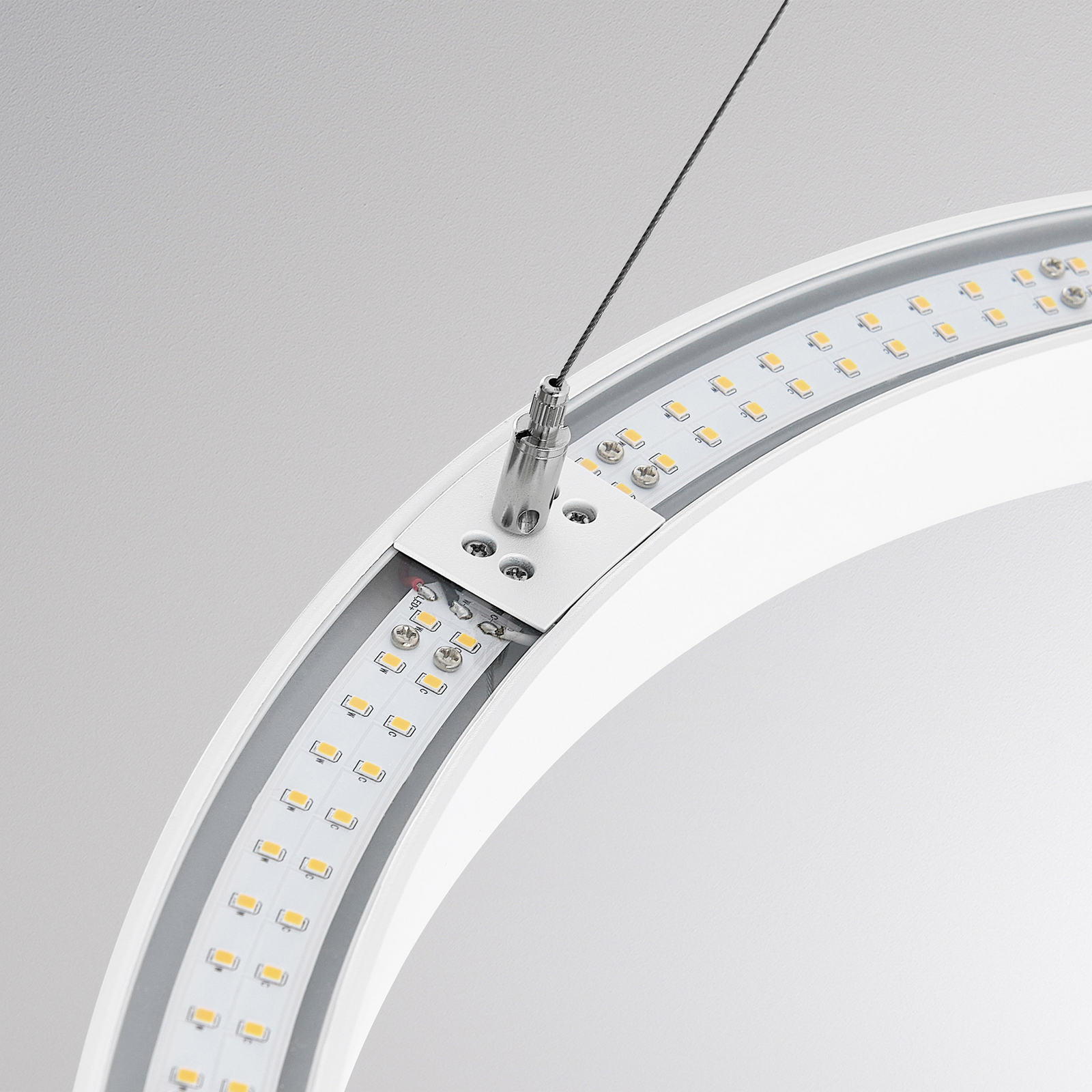 LED-riippvalgusti PERFORA PRO L, Ø 91 cm, valge, DALI üles/alla, CCT