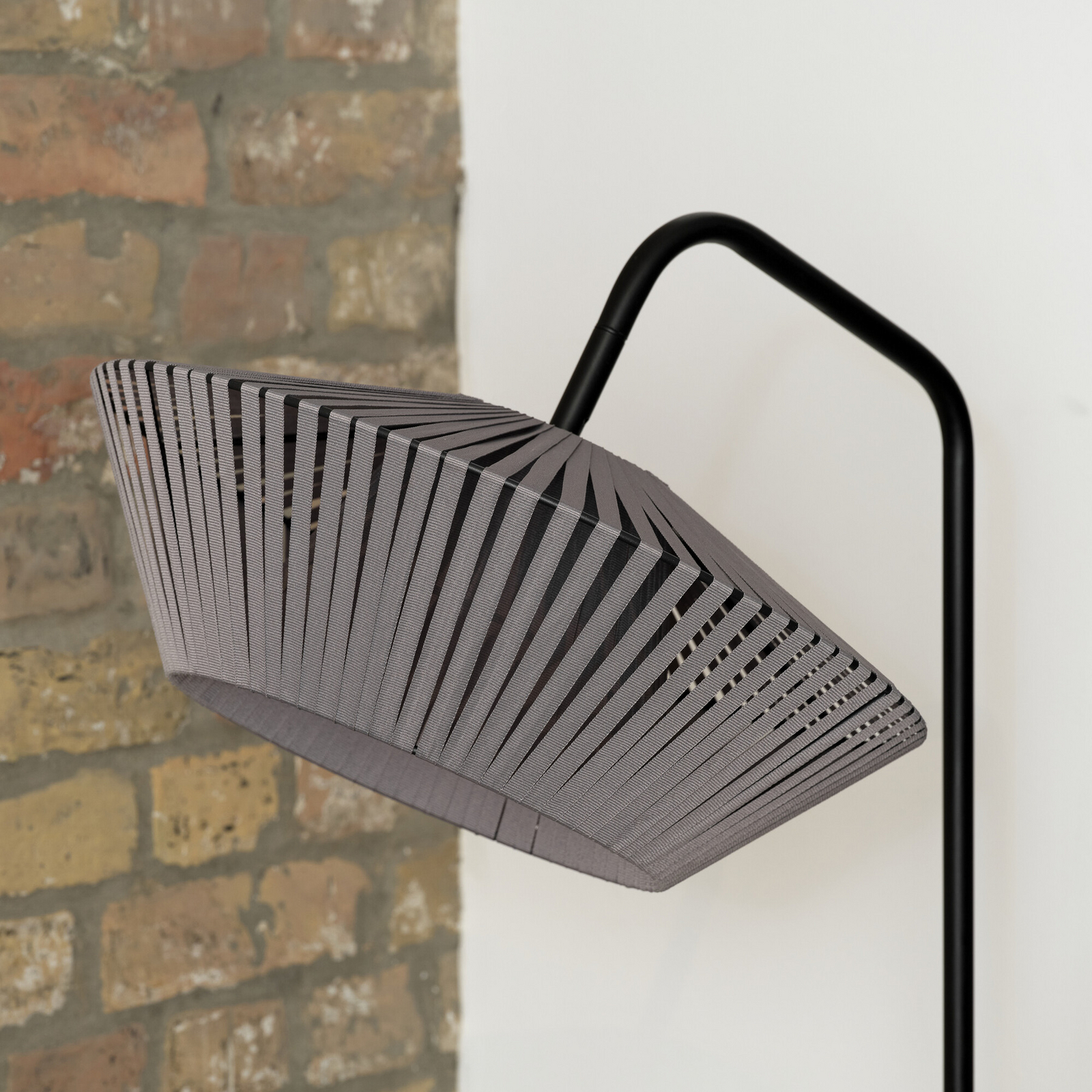 Lampe sur pied OSRAM Decor Rubans, gris, textile, E14