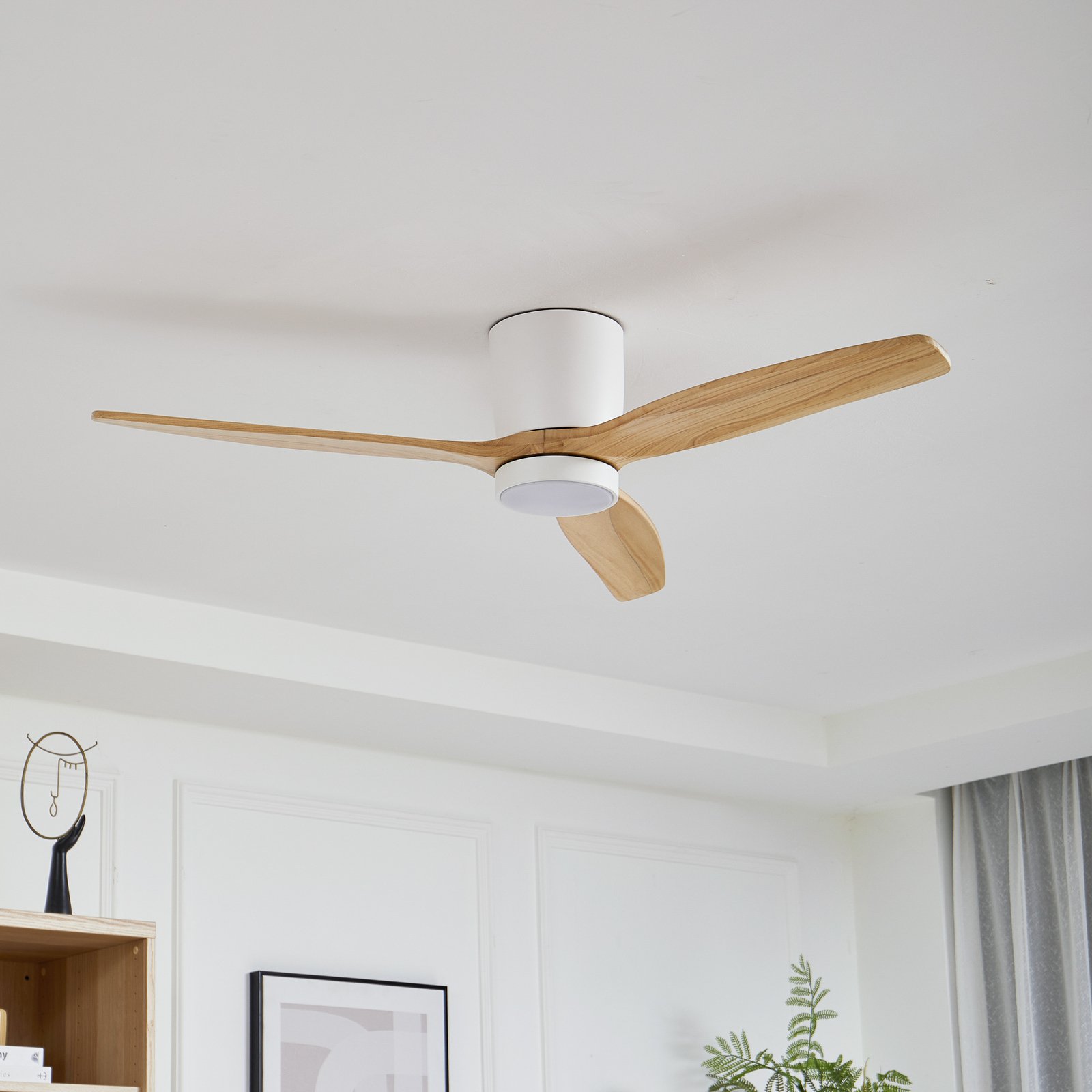 Lucande Ventilador de techo LED Faipari, madera, CC, silencioso, 132cm