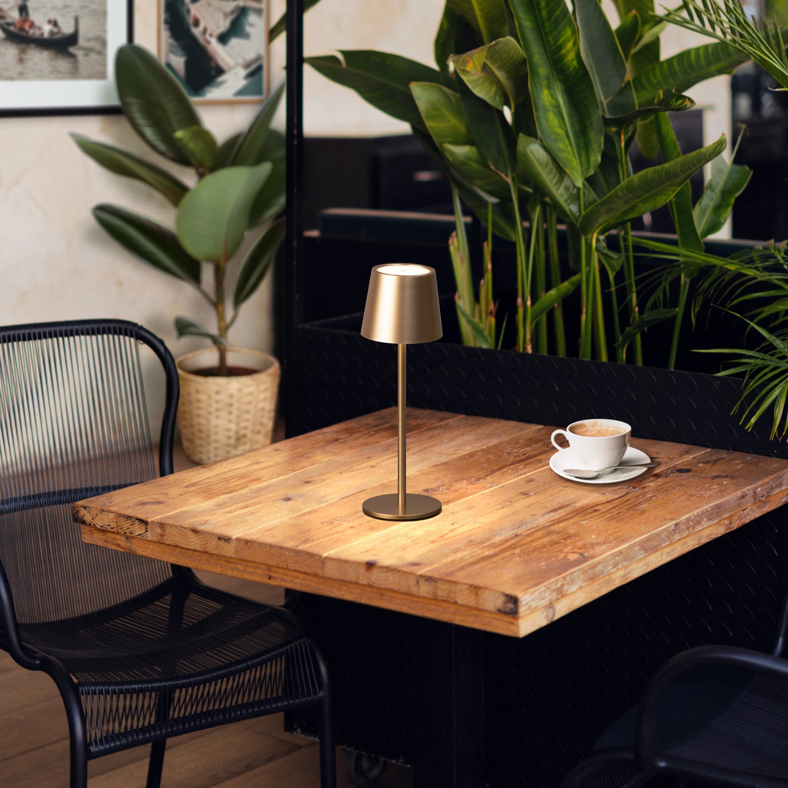 LED-Akku-Tischlampe Roxi, coffeefarben, Metall, IP54, Dimmer