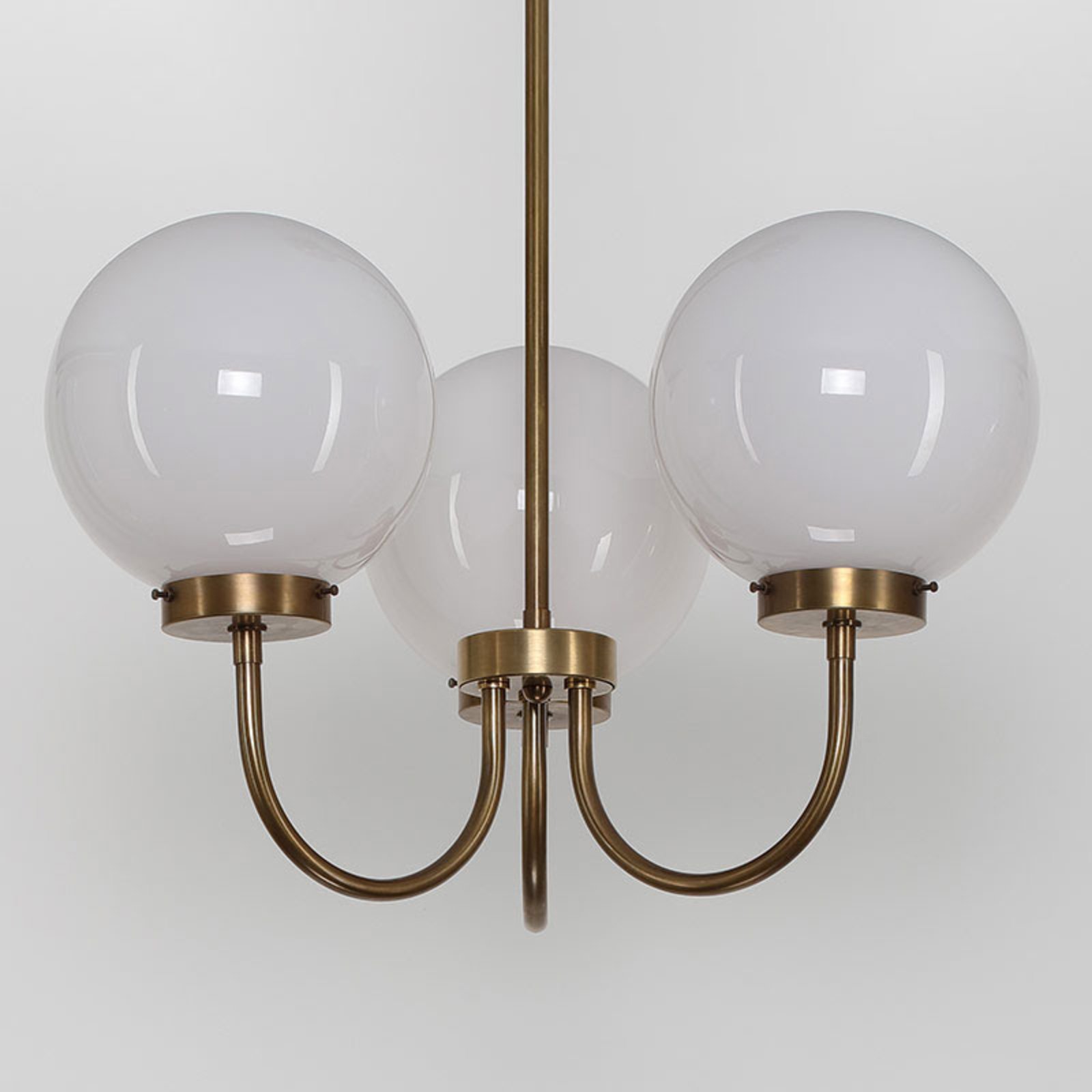 D119 three-bulb brass chandelier