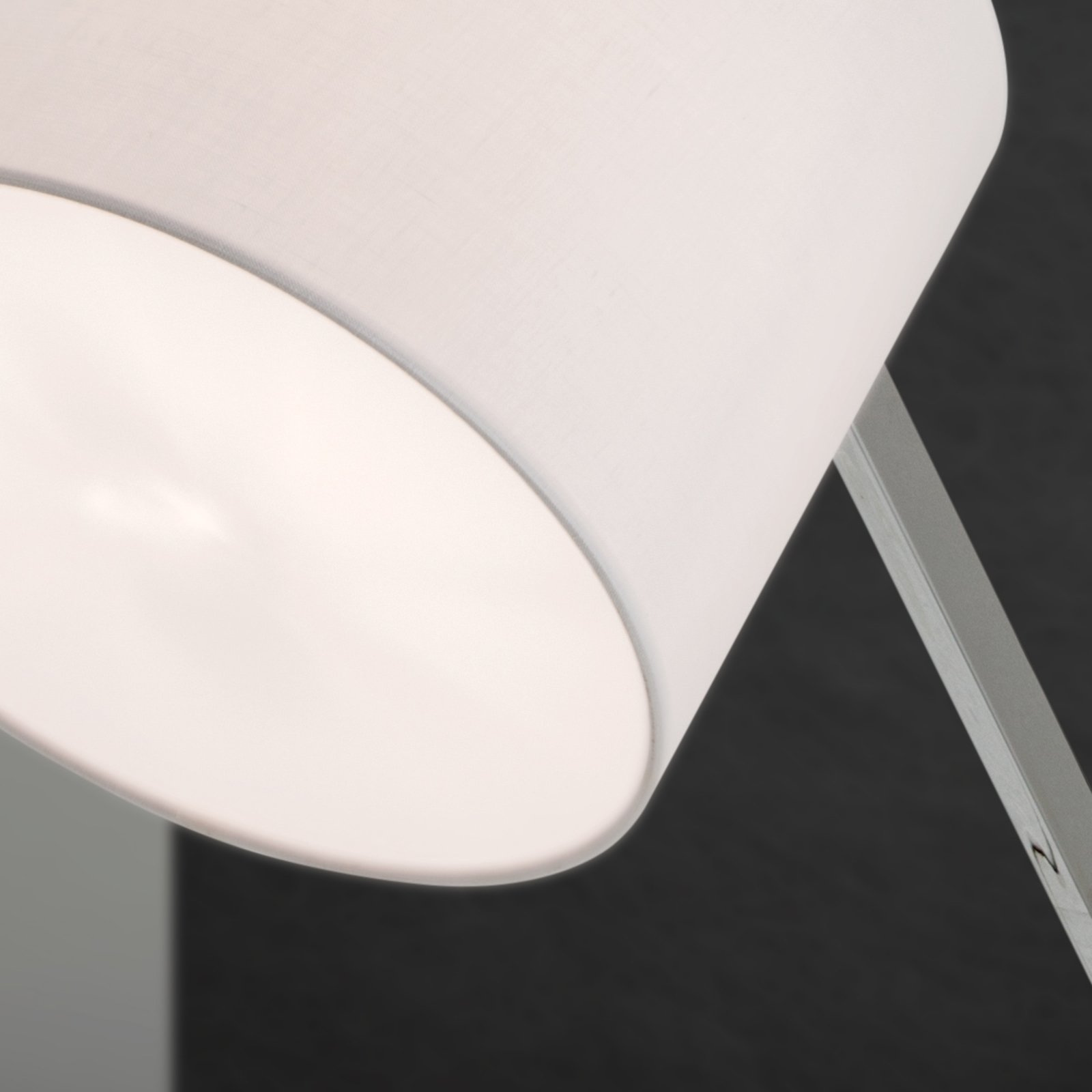 Lámpara de pie Artak con pantalla de lino blanca
