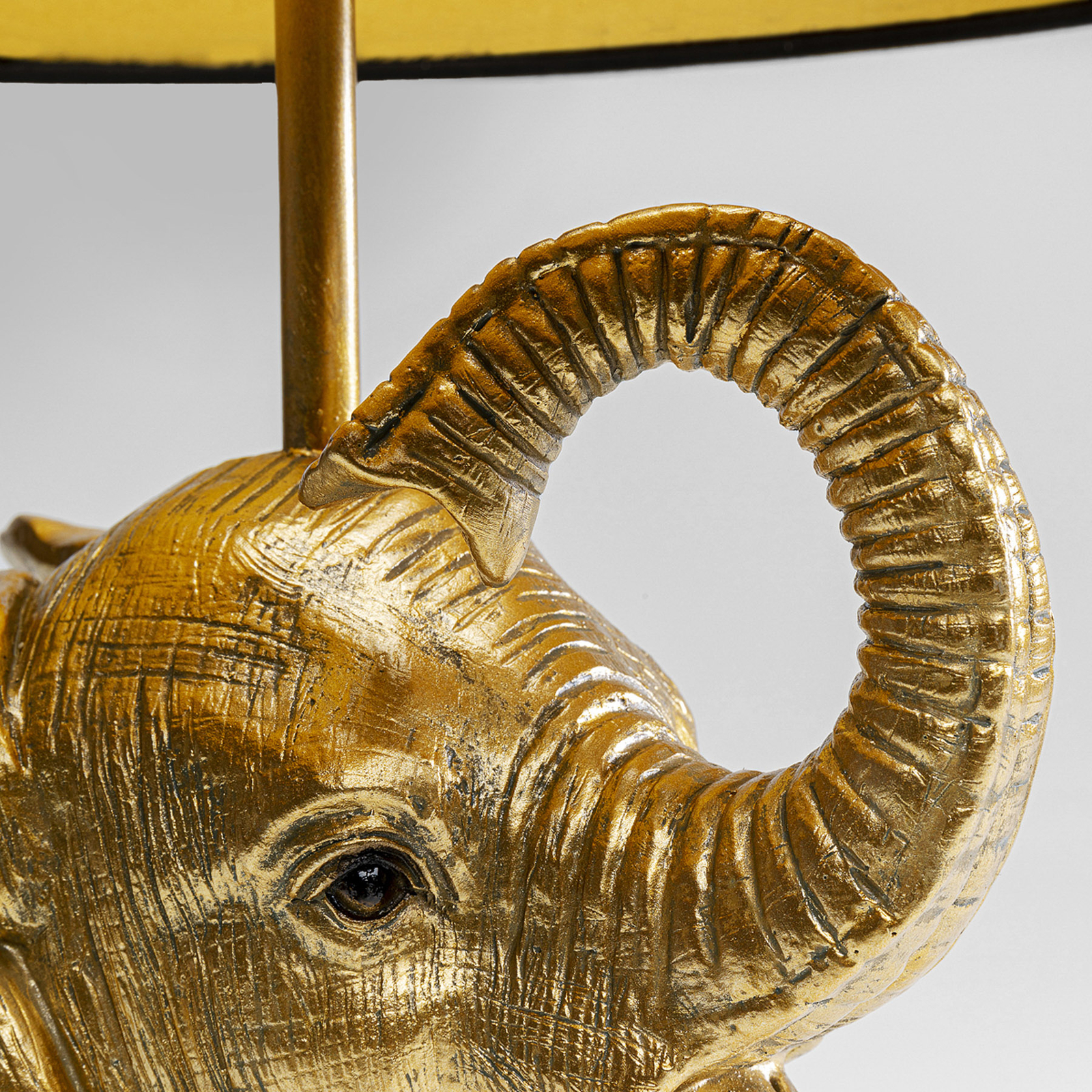 KARE Happy Elephant table lamp with a lampshade