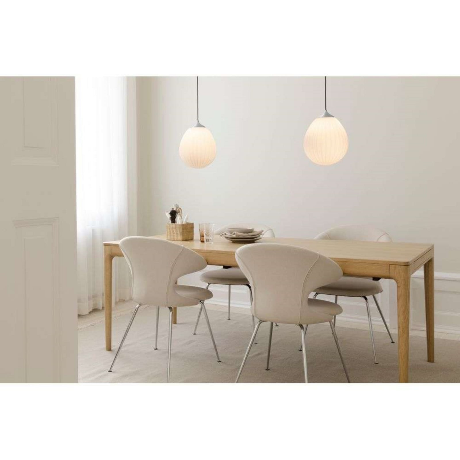 Around the World Medium pendellampe, hvid/sort UMAGE - Stue - Glas