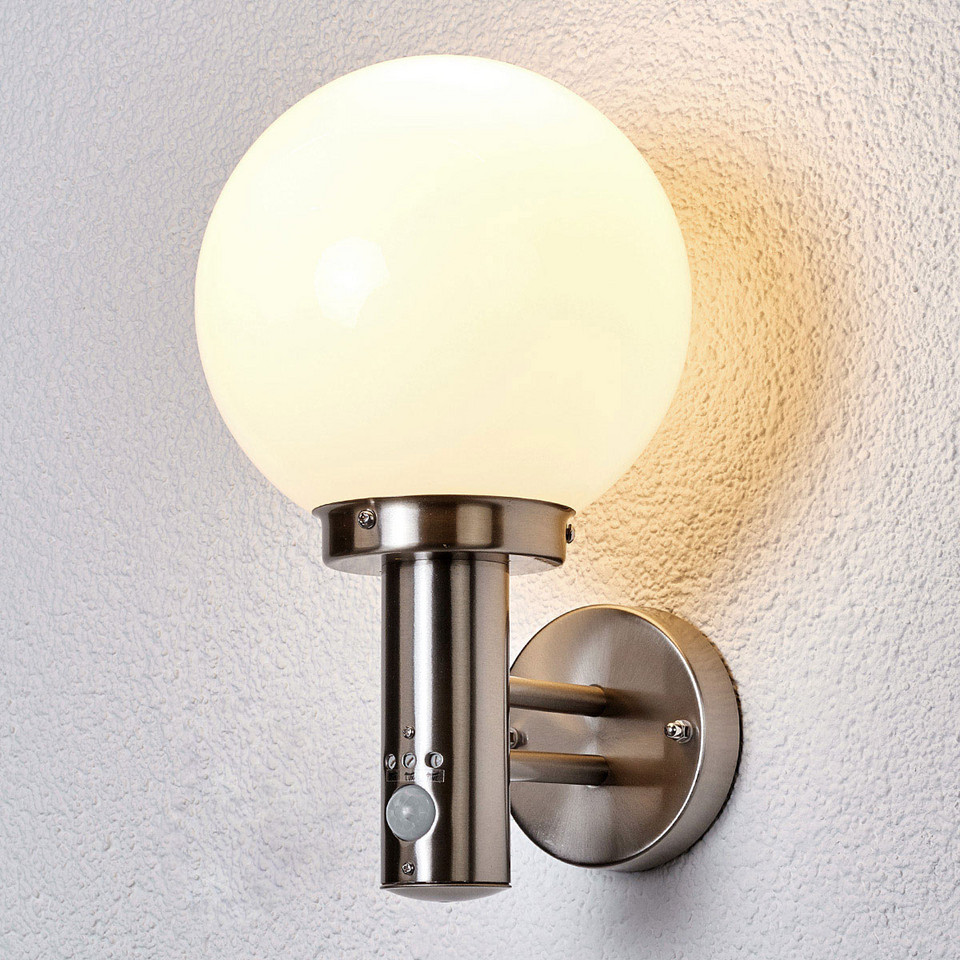 Lindby Nada utomhusvägglampa med sensor i rostfritt, metallisk från Lindby