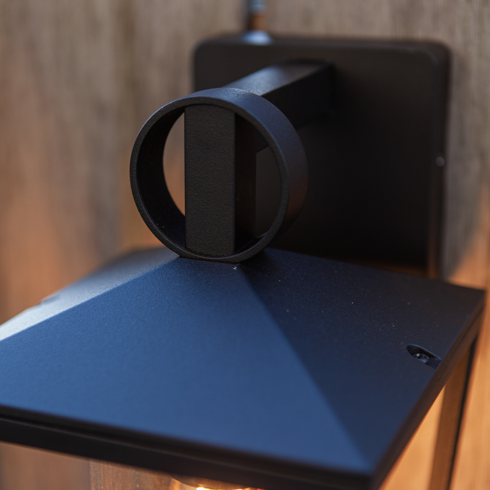 WEST-ulkoseinävalaisin, musta, korkeus 29 cm, metallia, IP44, E27