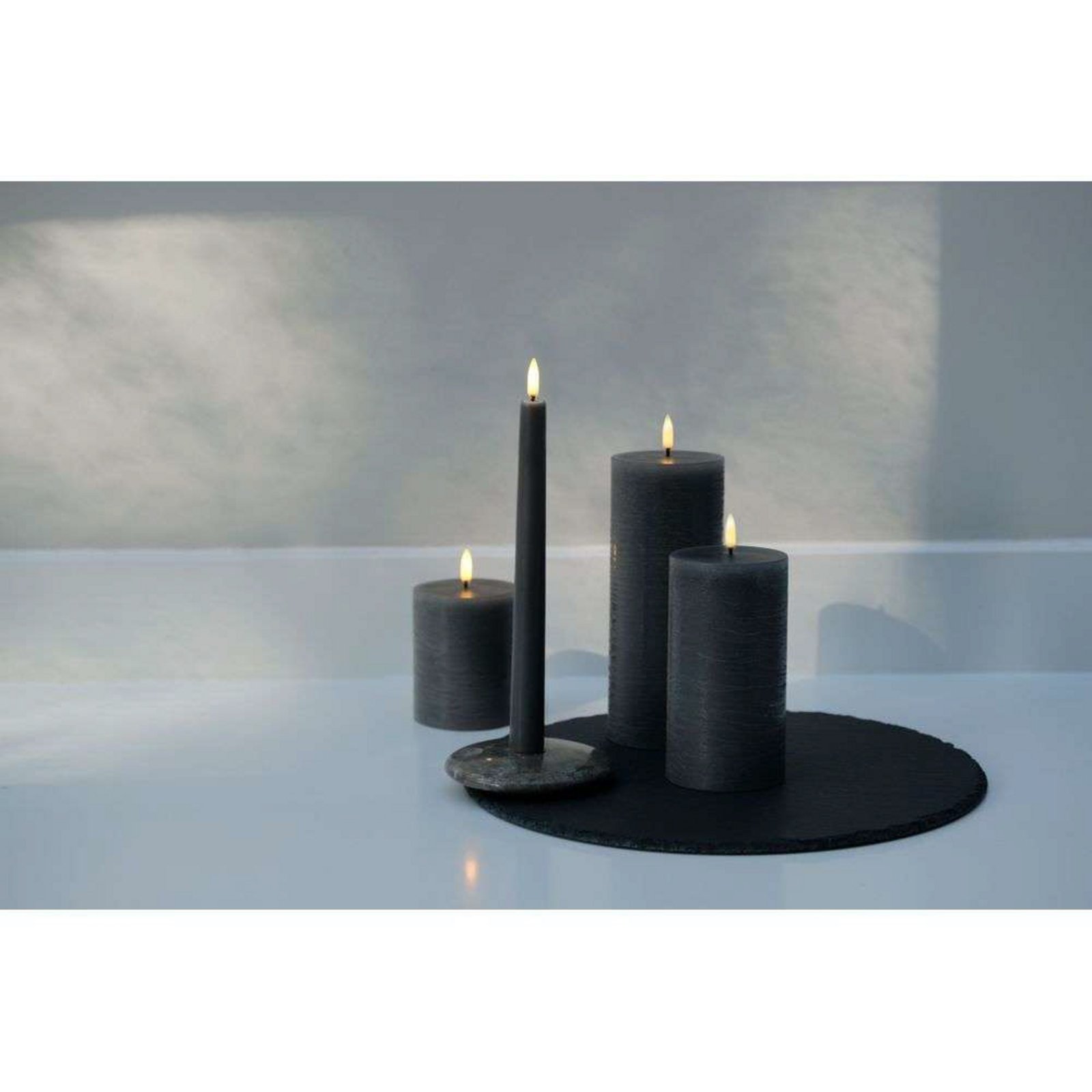 Pillar Candle LED 7,8 x 15,2 cm Rustic Forest Black - Uyuni Lighting