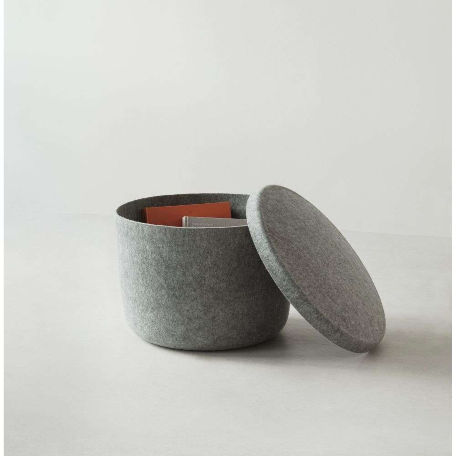 Hide Storage Pouf Small Sand - Normann Copenhagen