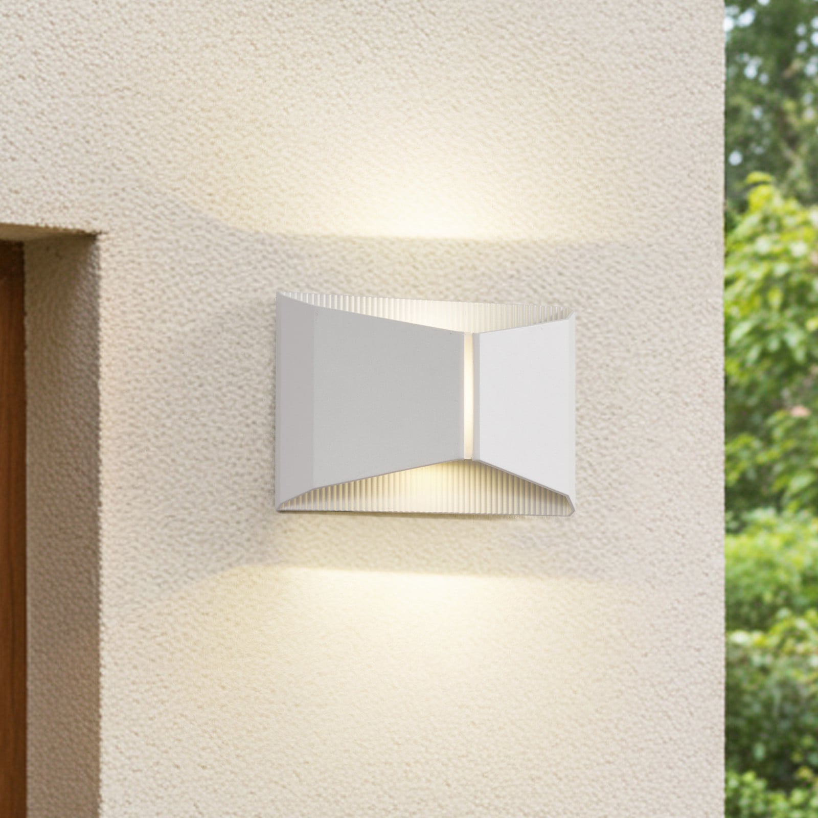 Anlira LED-utomhusv&auml;gglampa, upp&aring;t och ned&aring;t, vit, IP65 &ndash; Lindby - Terrass - Modern - Metall - Vinklad