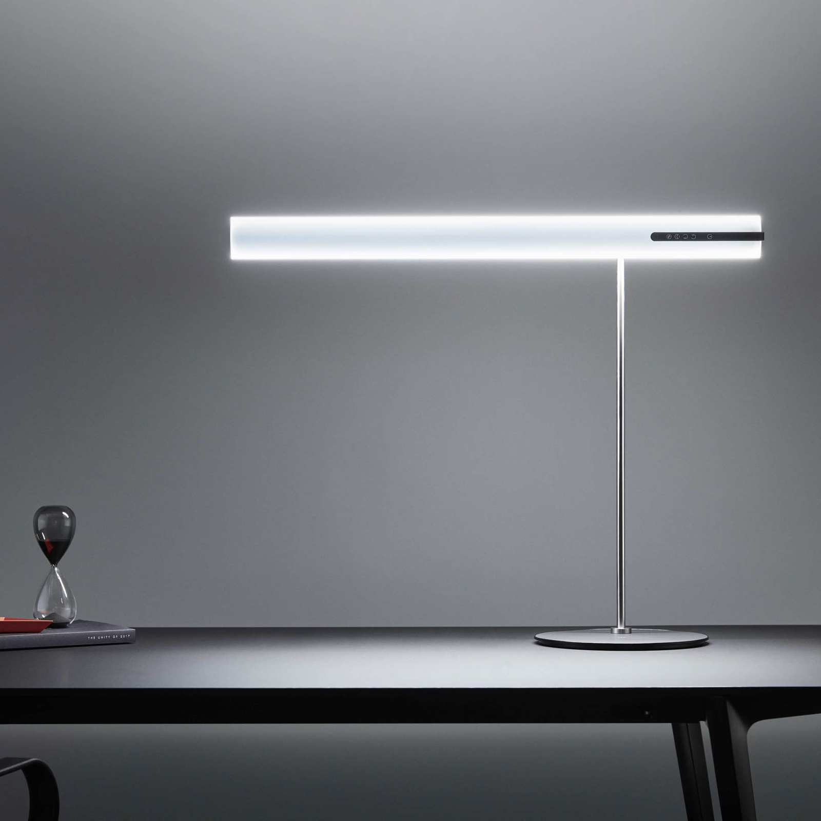 HEAVN One lampa stołowa LED, srebrna