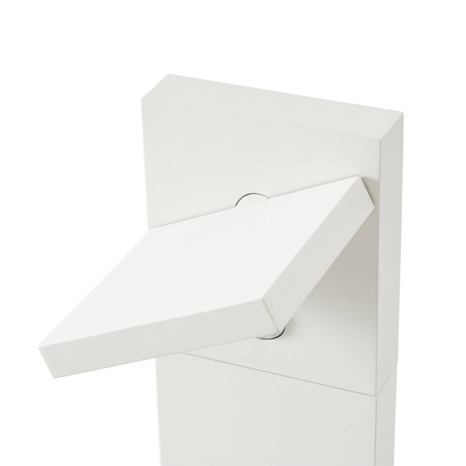 Słupek oświetleniowy LED Lucande Silvan, biały, 65 cm, czujnik, IP54