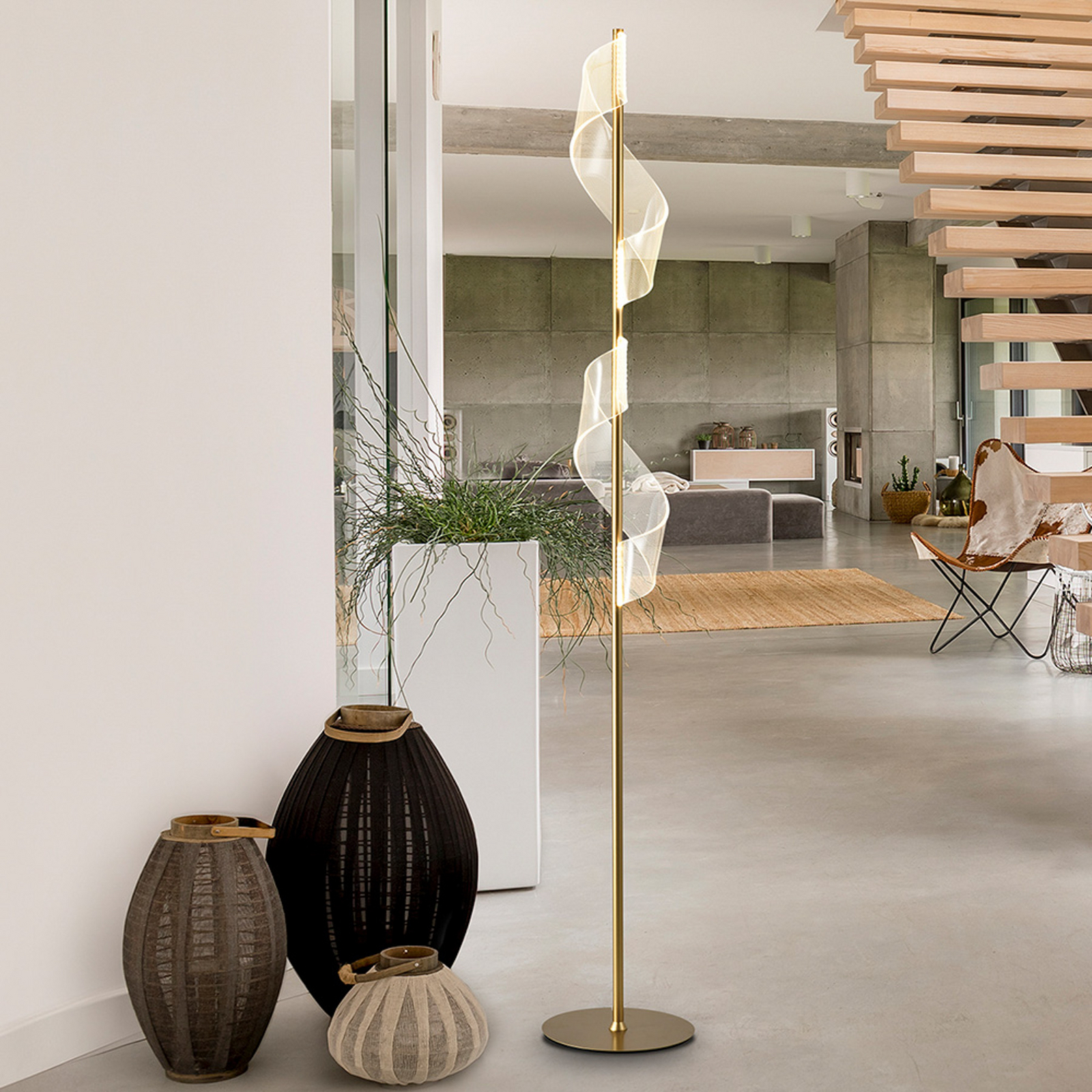 Podna svjetiljka Velas LED, zlatne boje, visina 160 cm, metal