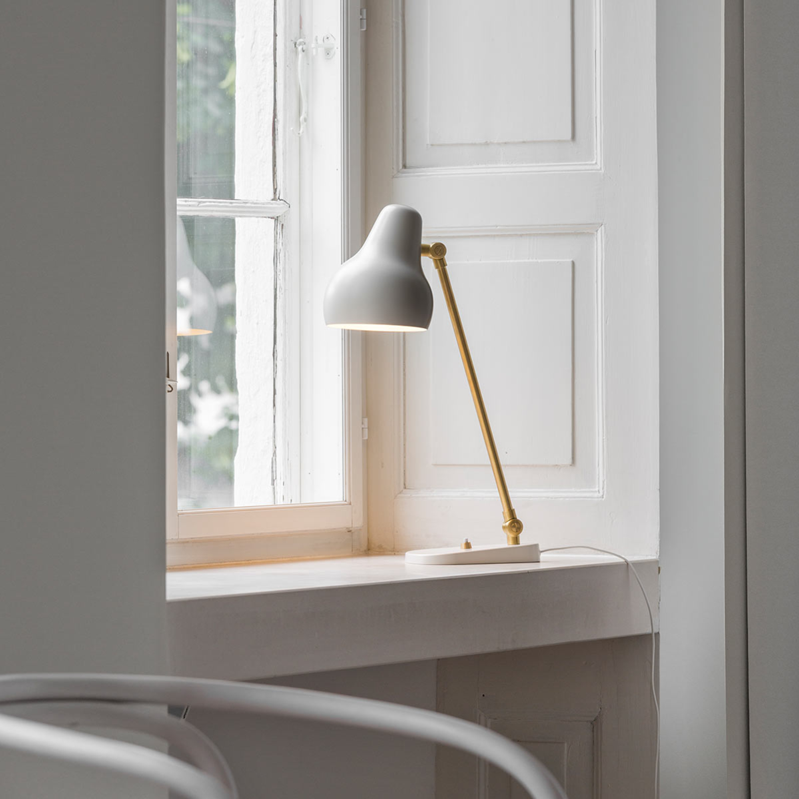Louis Poulsen VL38 - LED table lamp, white