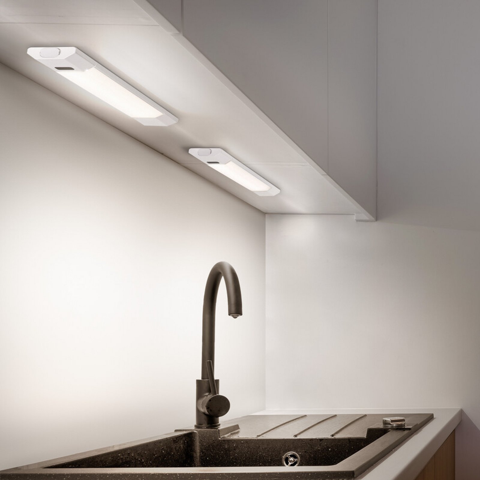 Lampe sous meuble LED OSRAM pour montage encastré Linear Edge Sensor 30 cm