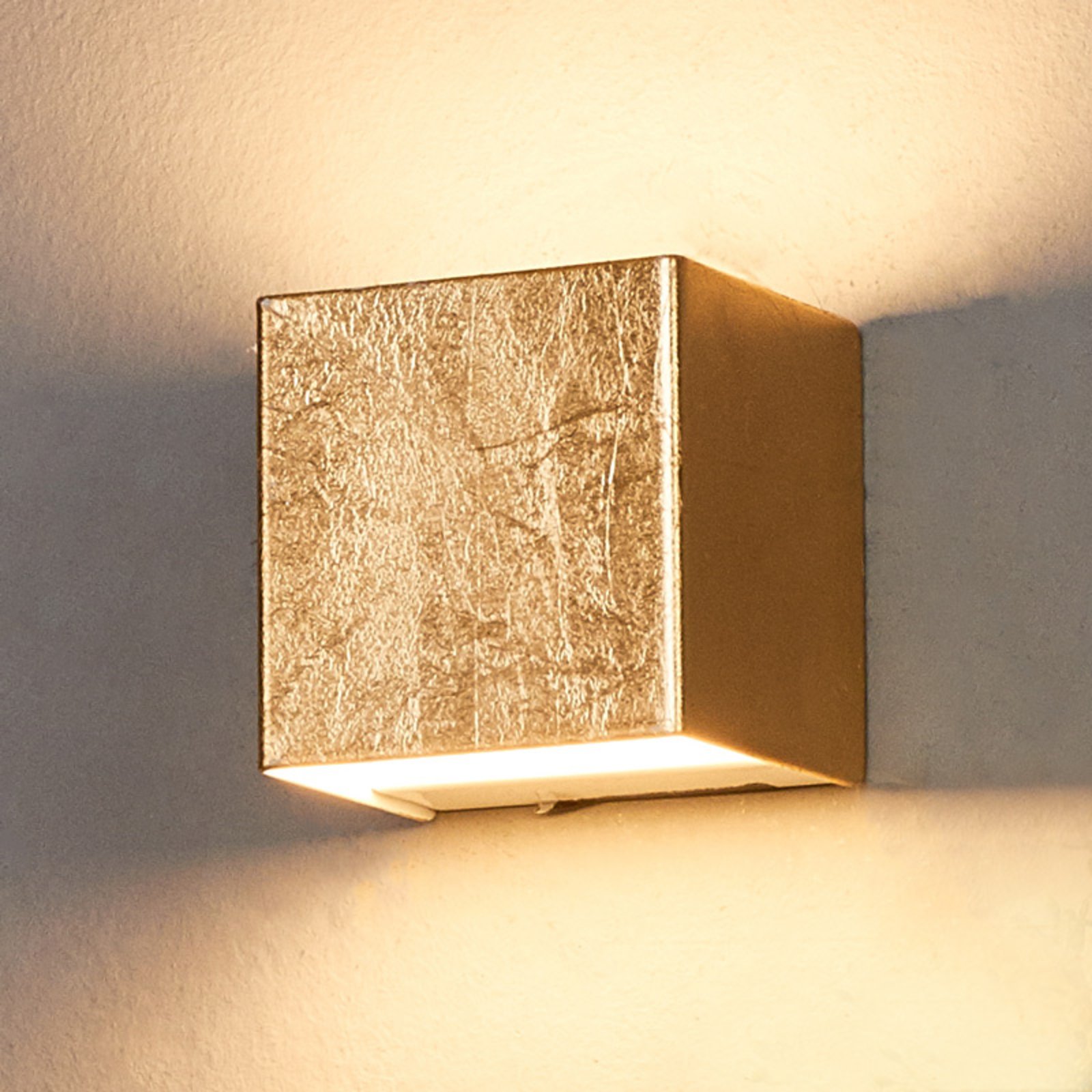 Gullfarget LED-vegglampe Quentin, 9 cm