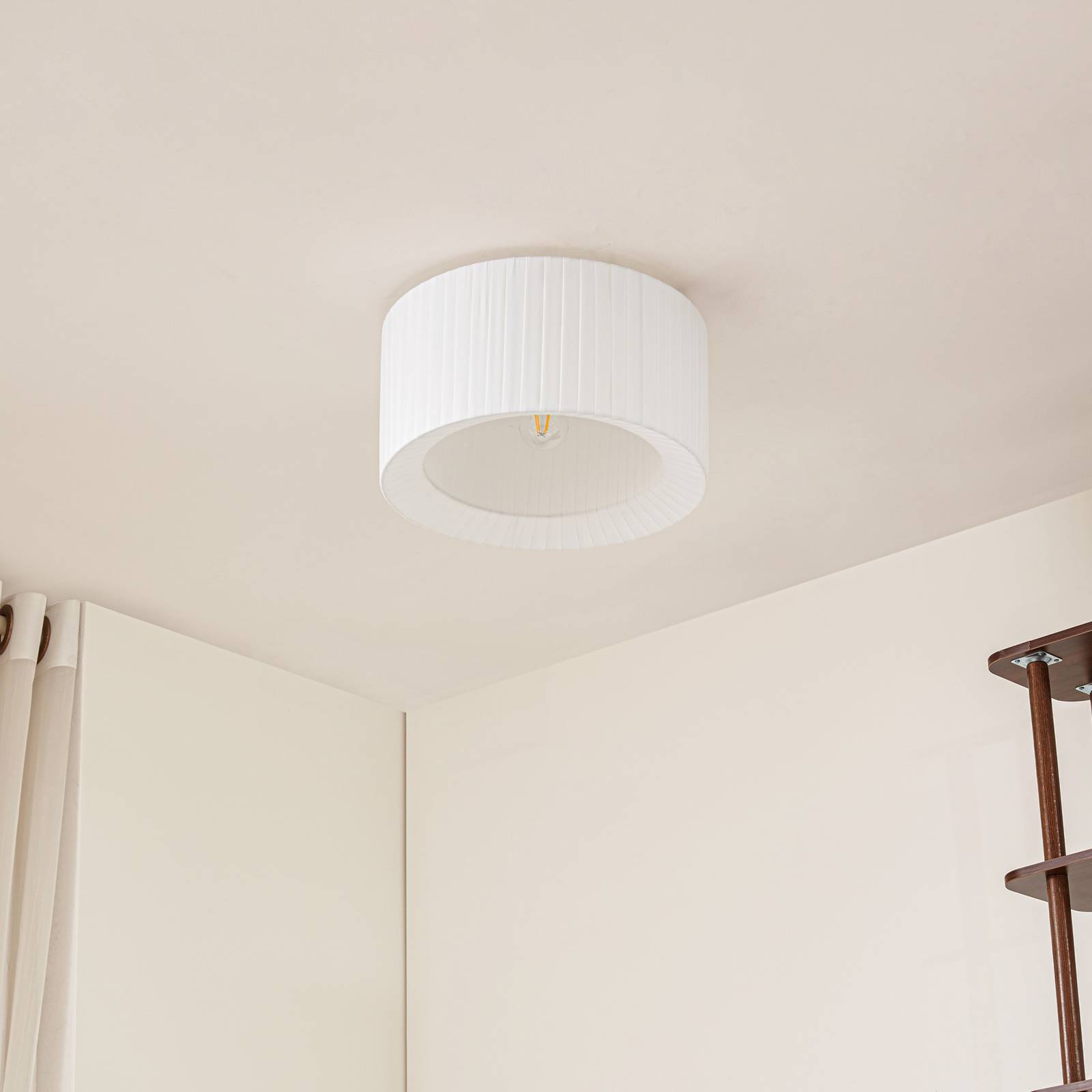 Lindby lampa sufitowa Virelle, biała, tekstylna, Ø 40 cm, E27