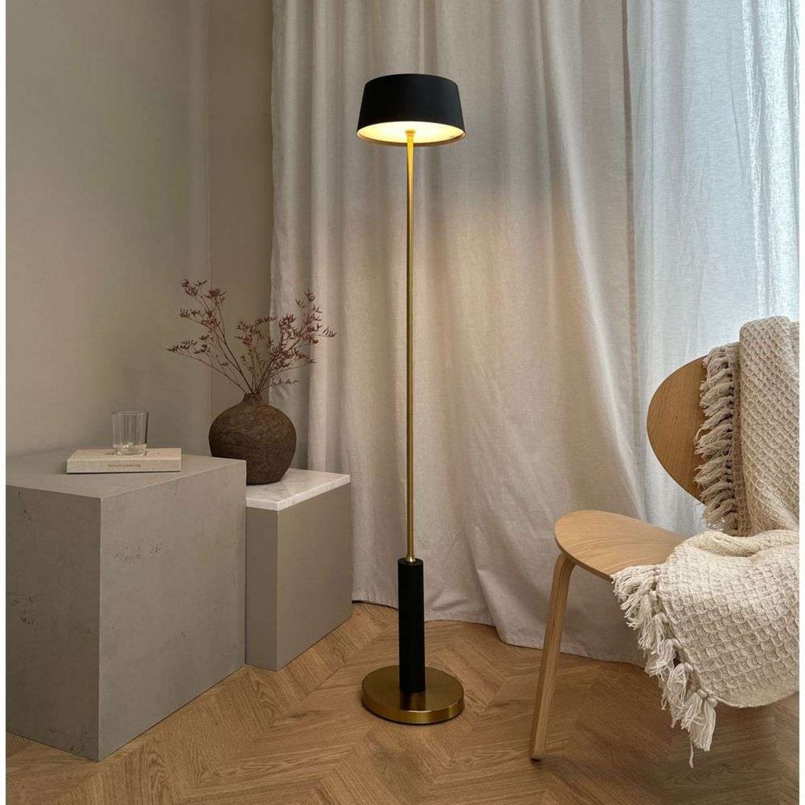 Yoyo Rechargeable LED Floor Lamp Black - DybergLarsen