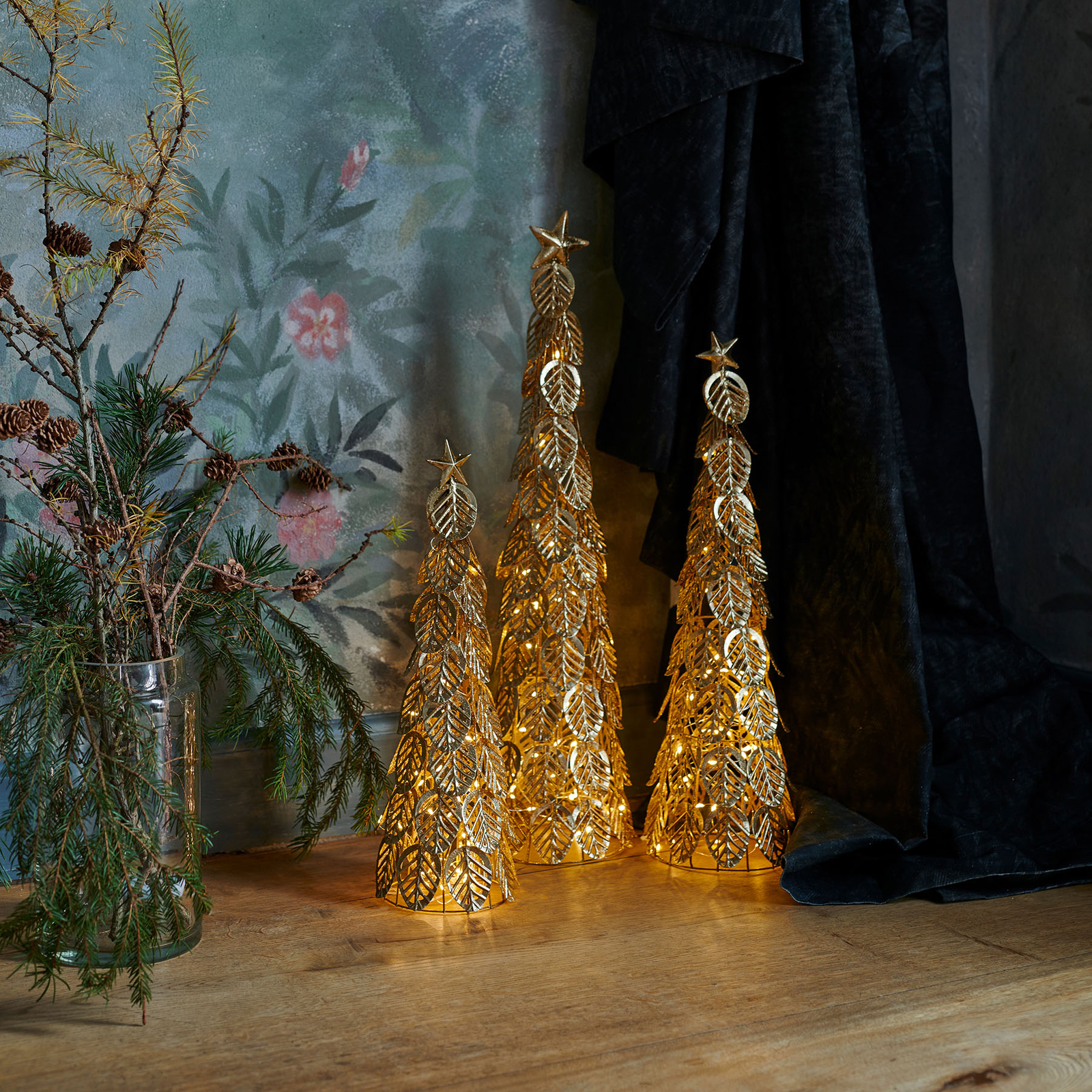 Albero decorativo a LED Kirstine, oro, altezza 63,5 cm