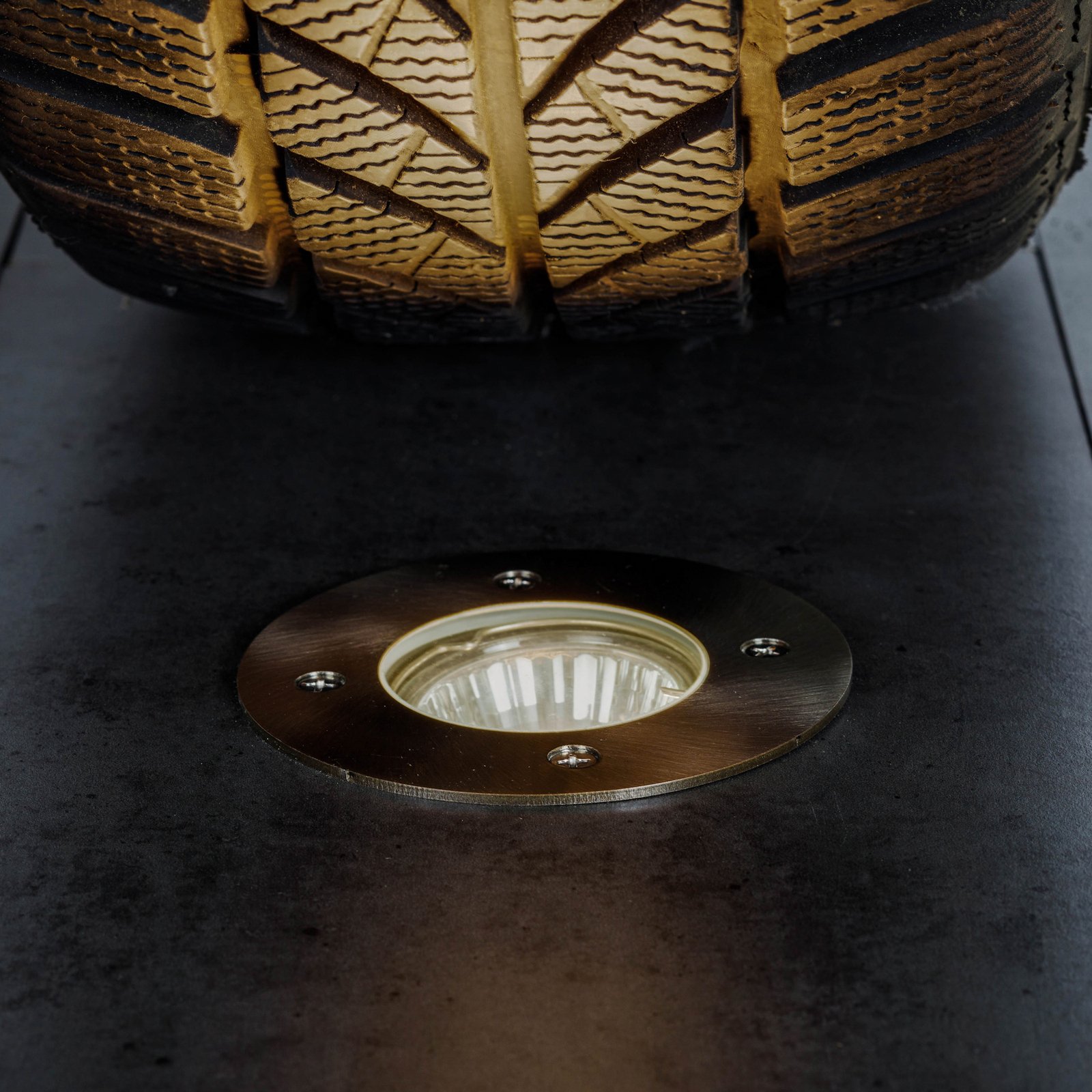 Prios Riya indbygget gulvlampe, rund, rustfrit stål