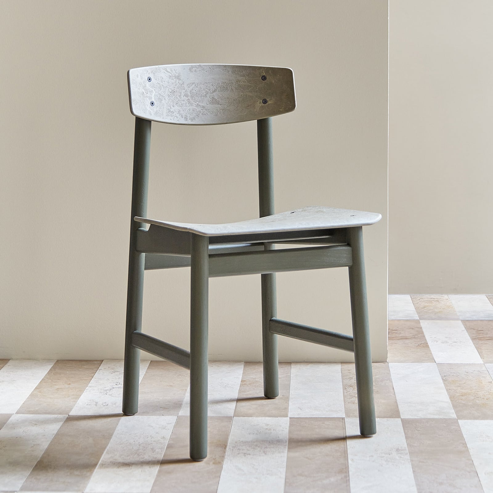 Chaise Conscious 3162, noire, hêtre, hauteur 78,5 cm - Mater Chaise Conscious 3162, noire, hêtre, hauteur 78,5 cm - Mater