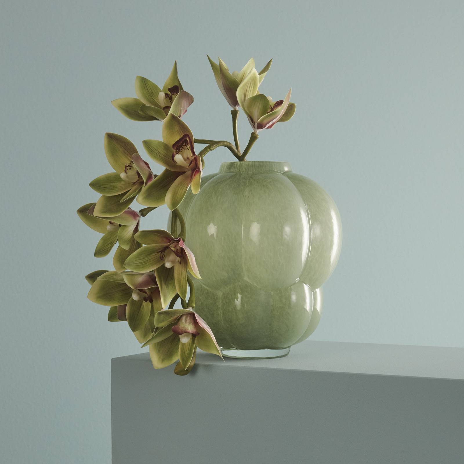 AYTM Vase Uva verre vert Ø 26 cm hauteur 28 cm soufflé à la bouche