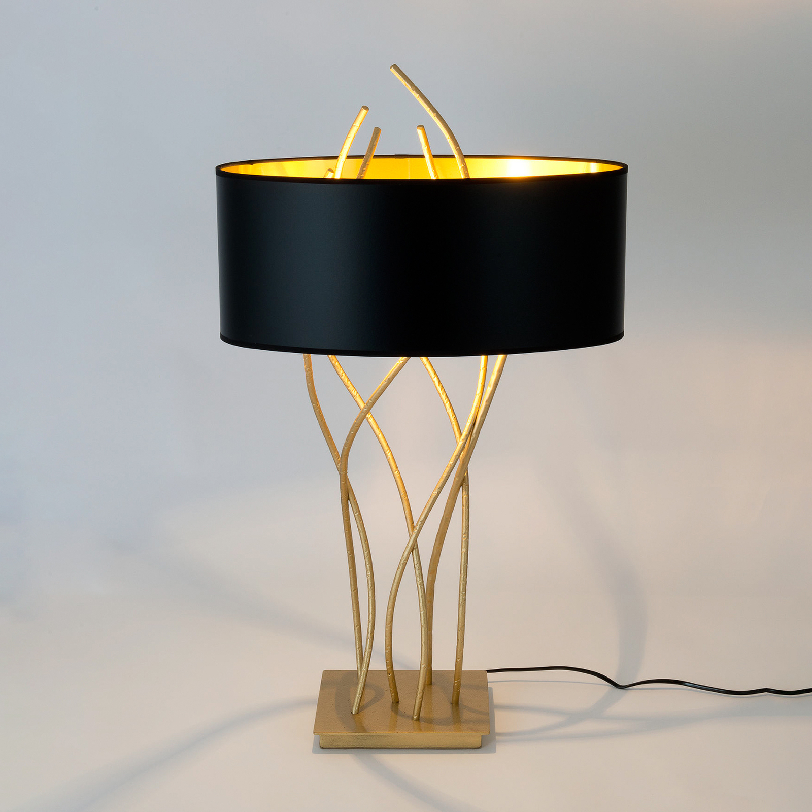 Elba ovale tafellamp, goud/zwart, hoogte 75 cm, ijzer