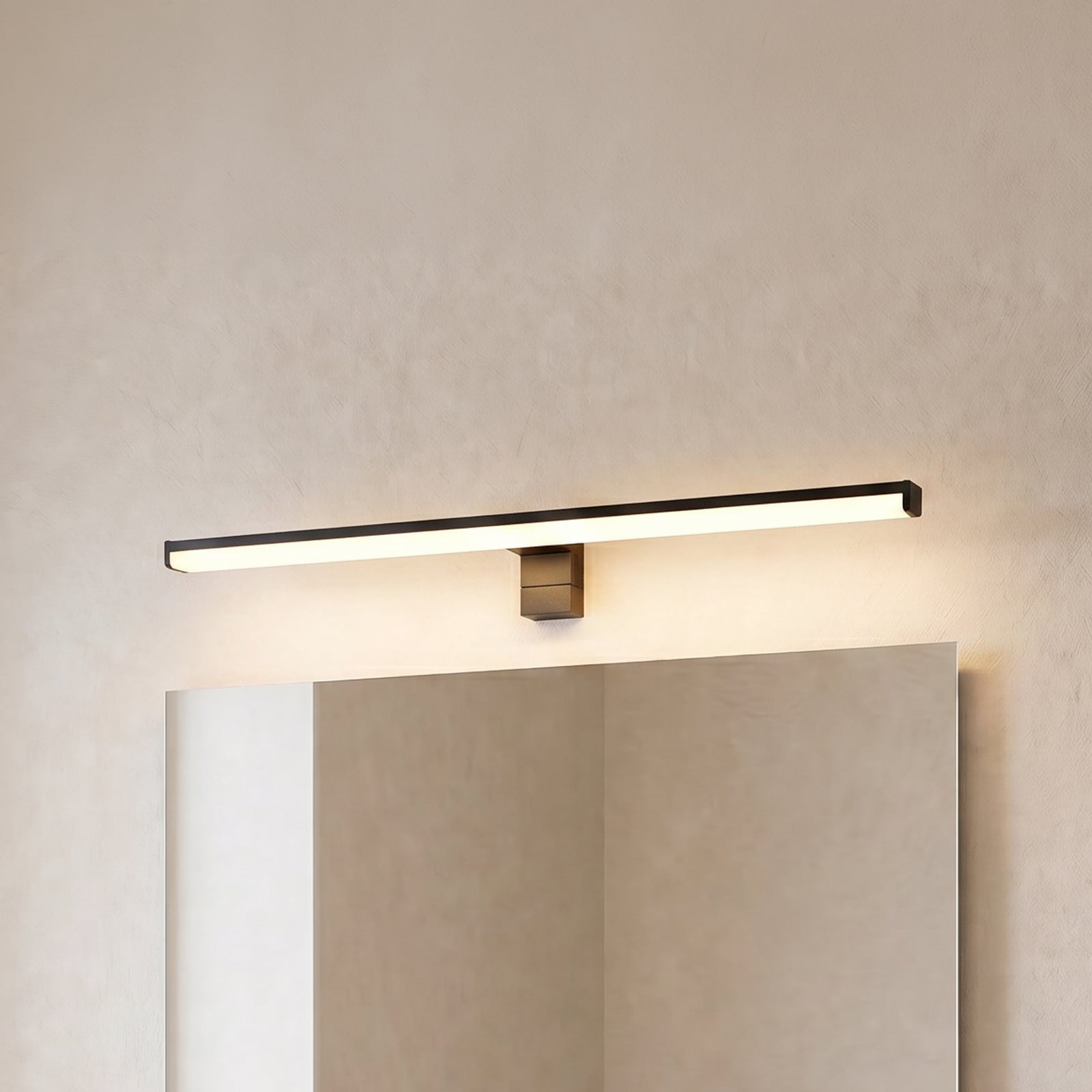 Stenska svetilka Lino LED, črna mat/bela
