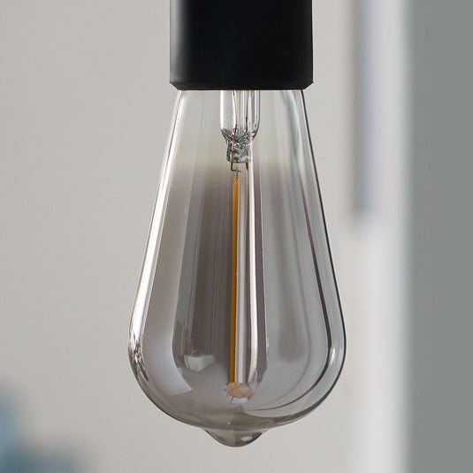 Класическа LED лампа Philips с опушен цвят E27 ST64 2,3W