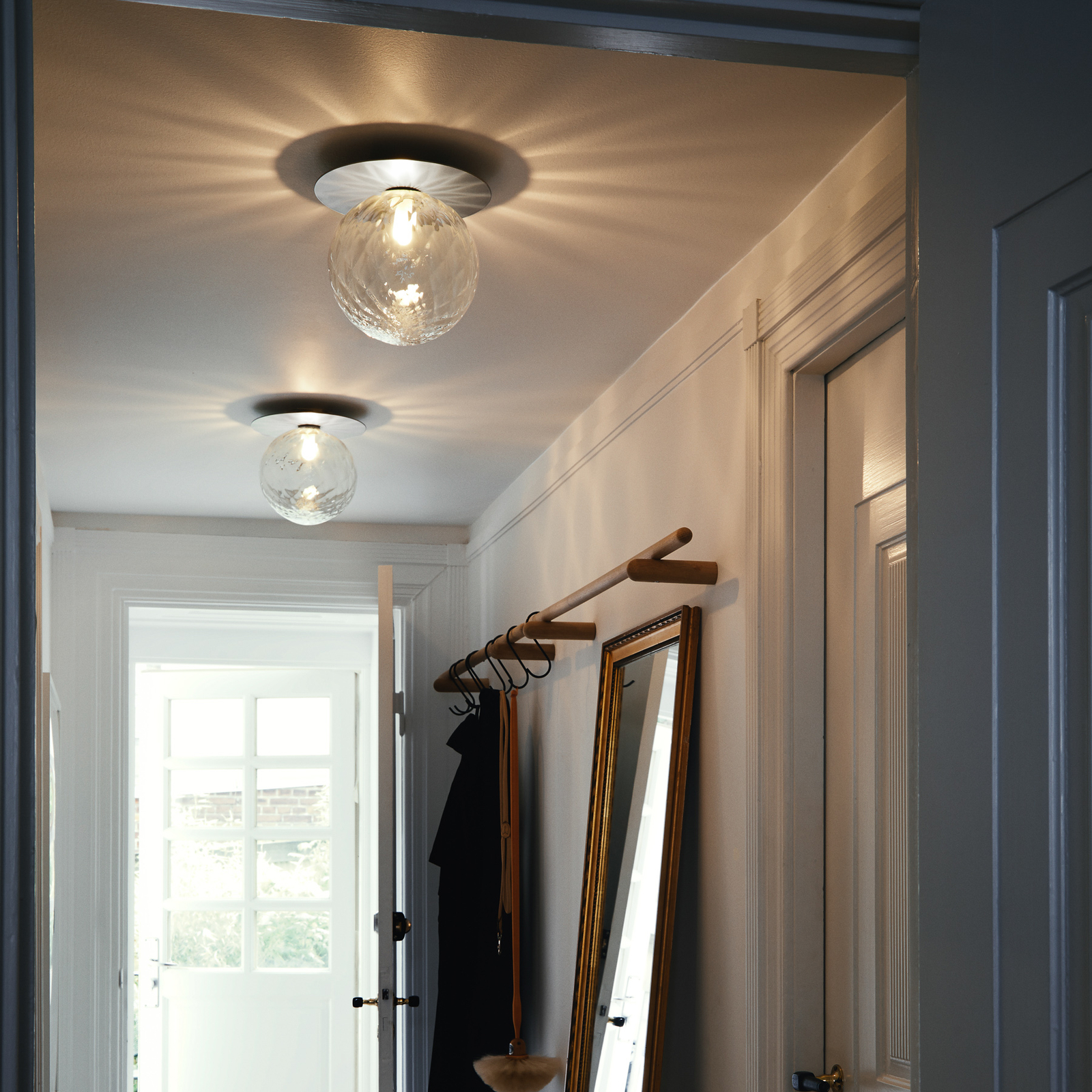 Liila 1 Væg-/Loftlampe IP44 Large Light Silver/Optic Clear - Nuura