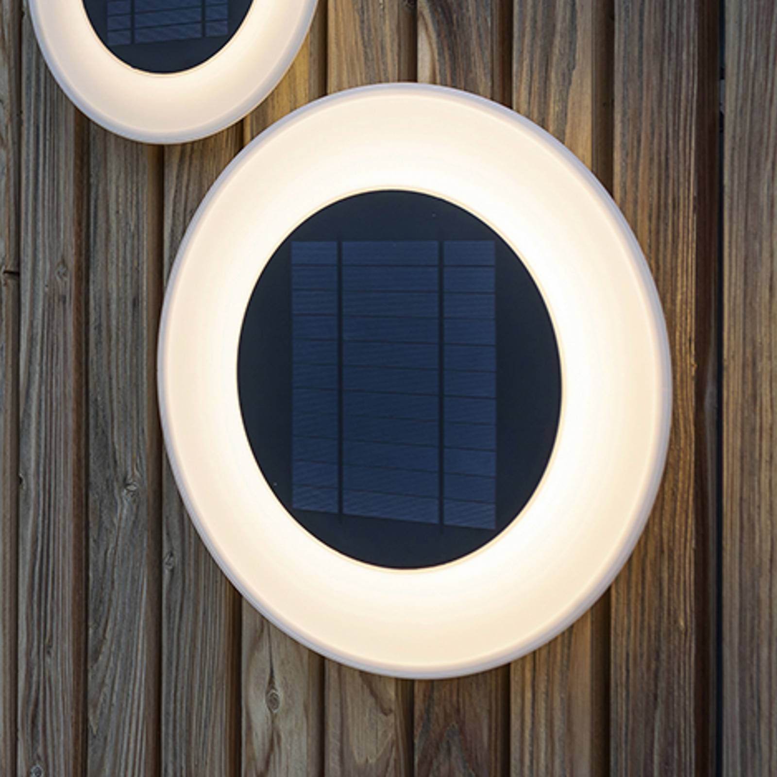 E-shop Solárne nástenné svietidlo Newgarden Wally LED, Ø 39 cm